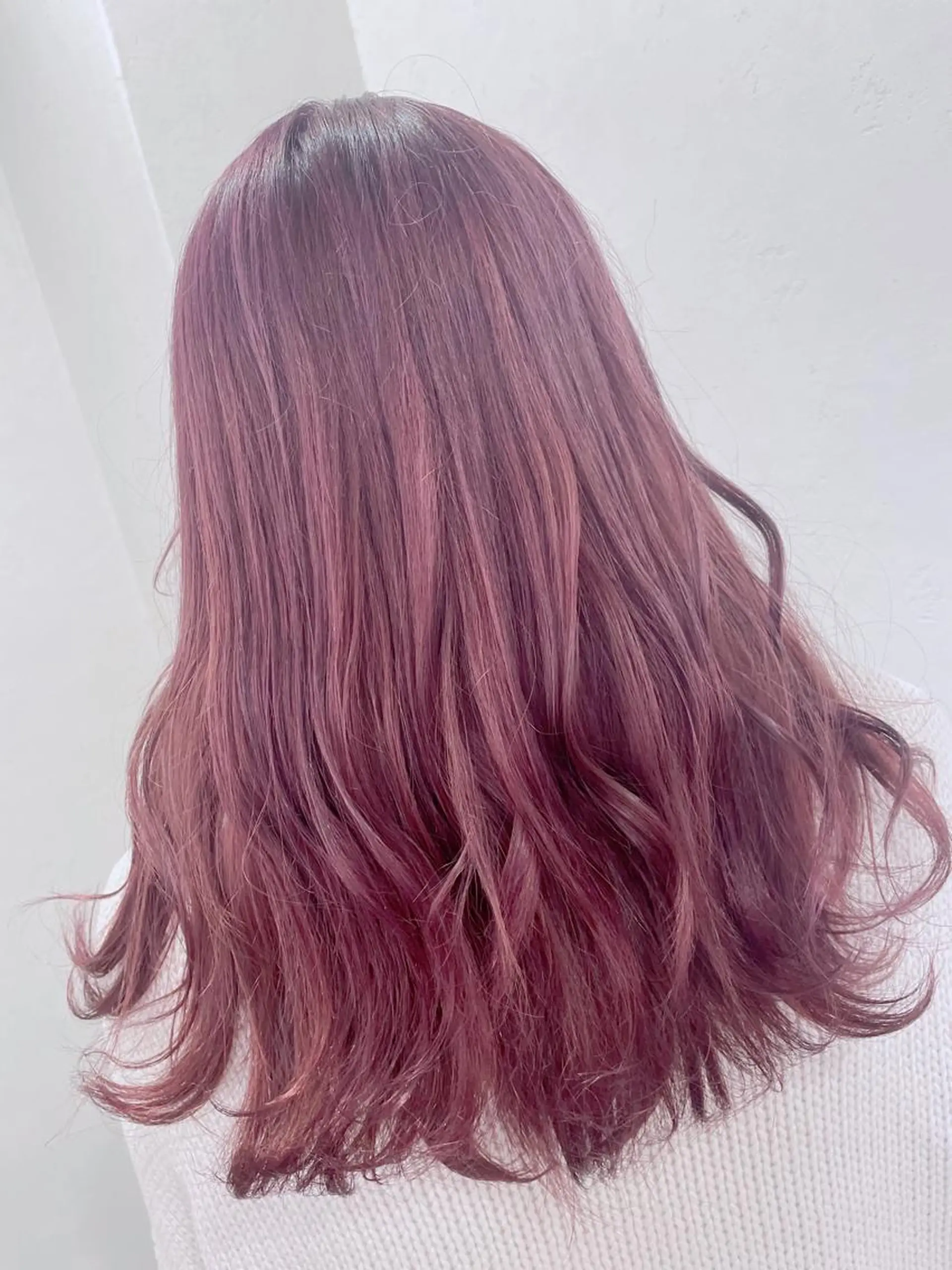 ロング カラー 塩崎 明菜のヘアスタイル