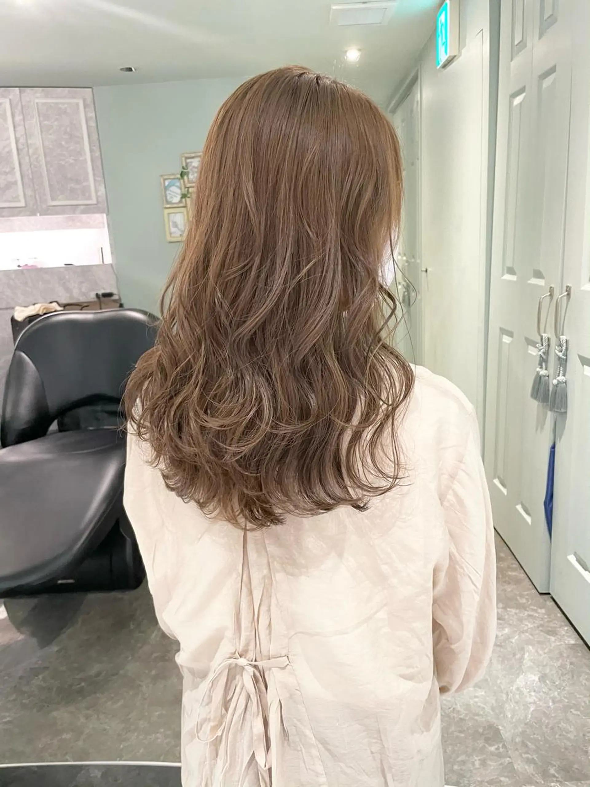 セミロング カラー バレイヤージュ ブリーチ ケアブリーチ ダブルカラー ハイライトカラー 美髪/カラー 美容院🌈渡辺隼也のヘアスタイル