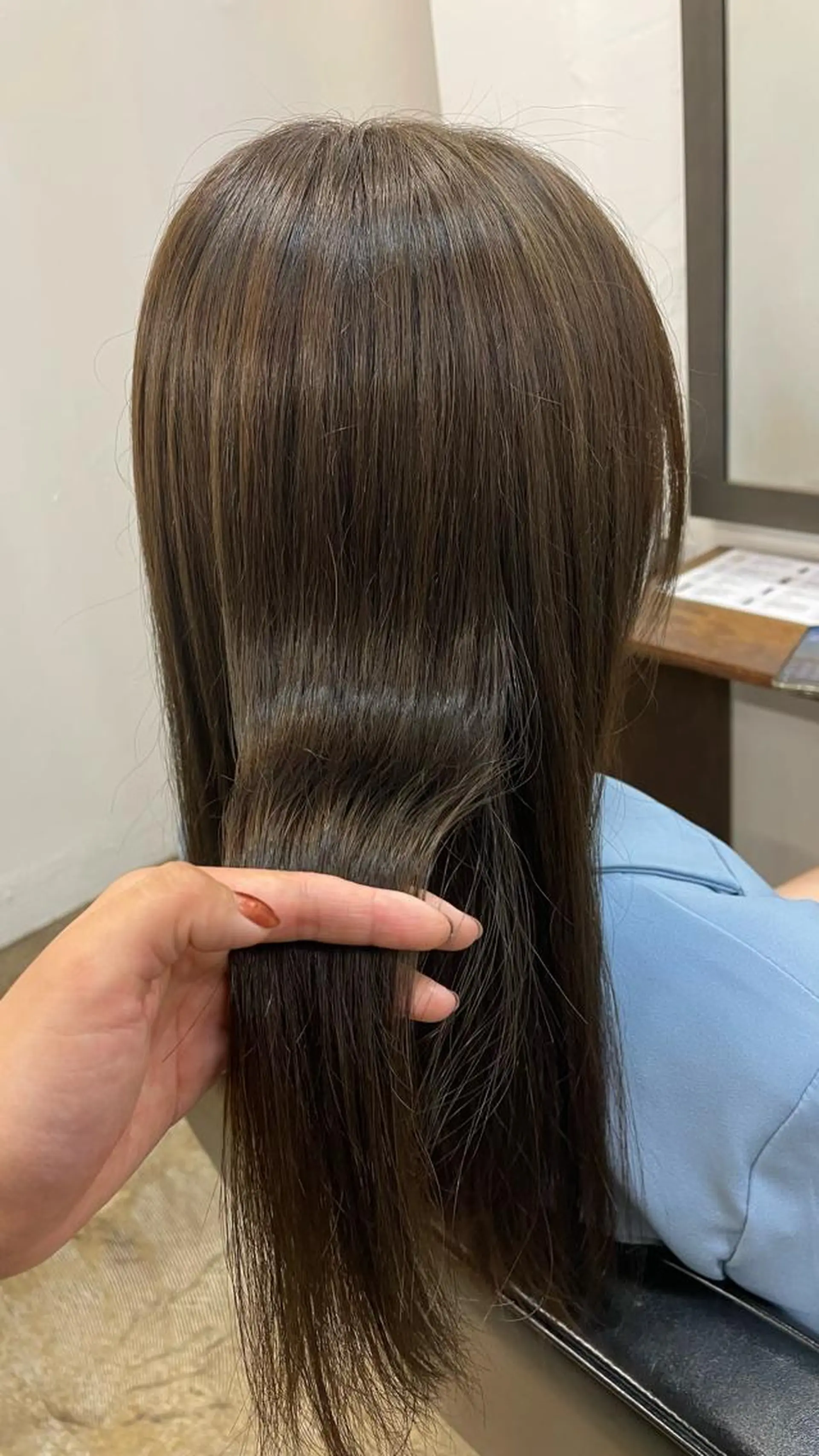 ミディアム カット オリーブカラー 長谷川のヘアスタイル