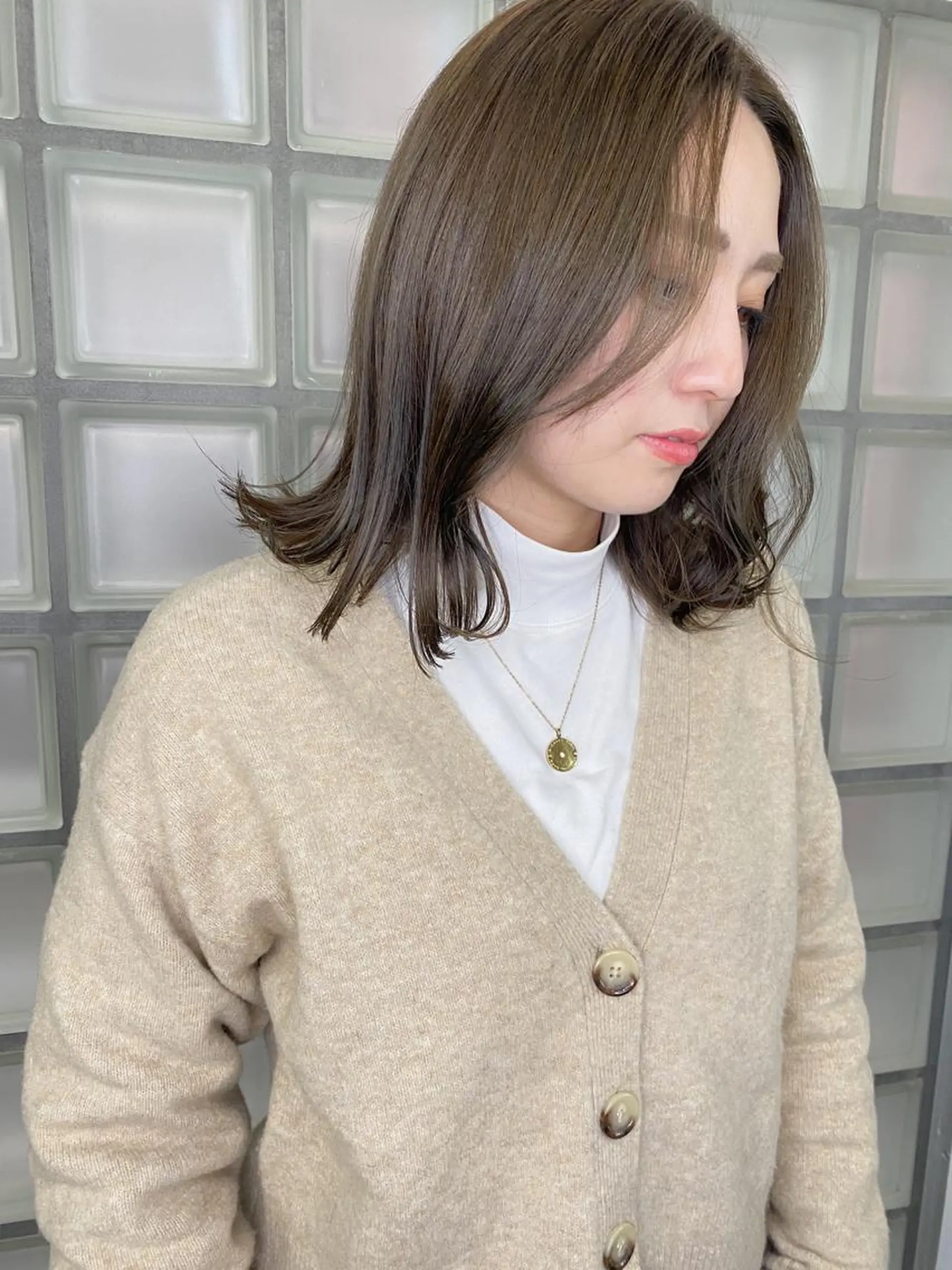 ミディアム カラー 編み込みエクステ シールエクステ バレイヤージュ ブリーチ ブロンド ヘアカラー モモカ/ハイトーン /バレイヤージュのヘアスタイル