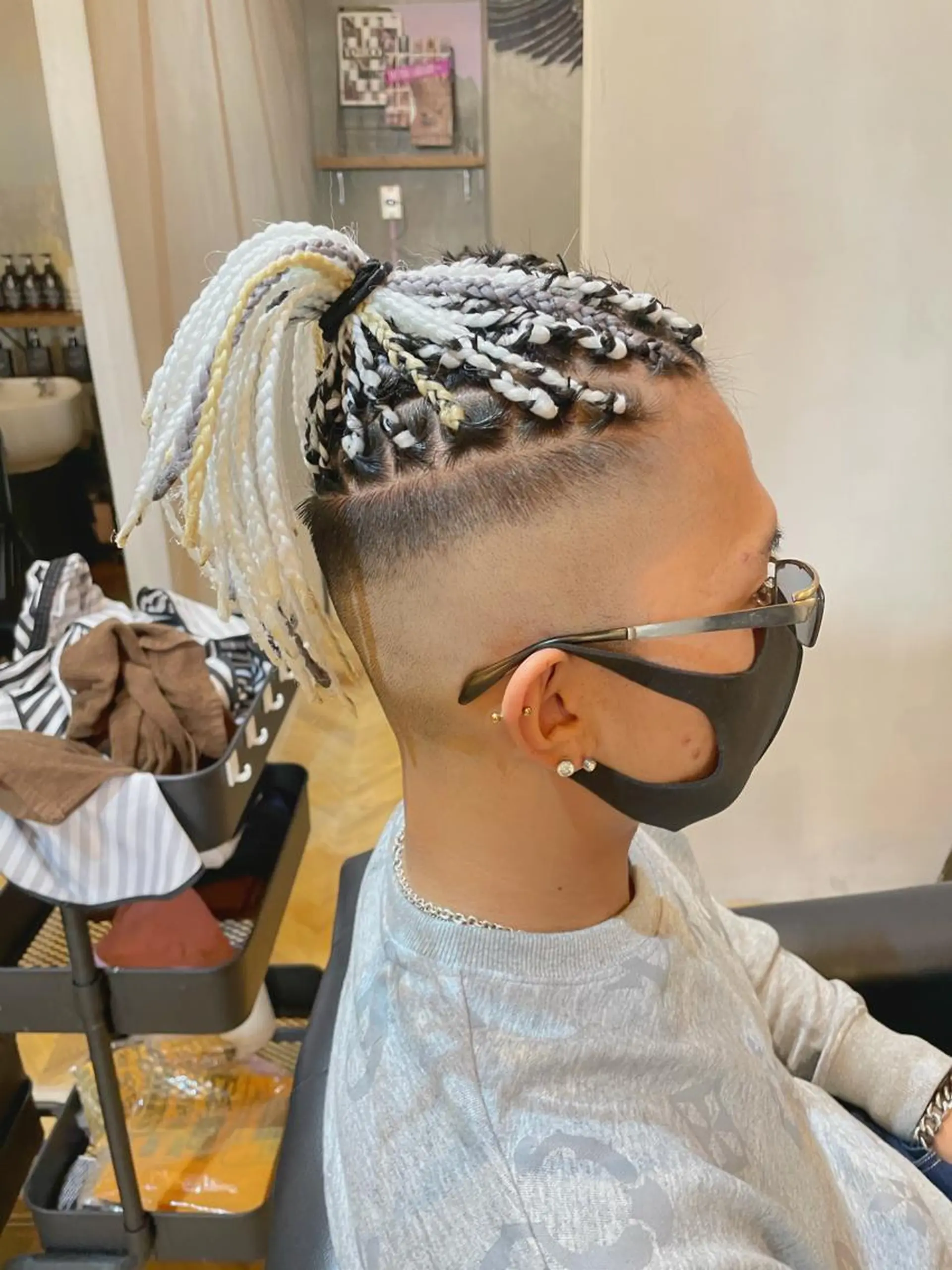 ヘアアレンジ メンズ シールエクステ メンズブリーチ メンズハイライト メンズハイトーン メンズインナーカラー エクステ指名No.1 【店長】橘田のヘアスタイル