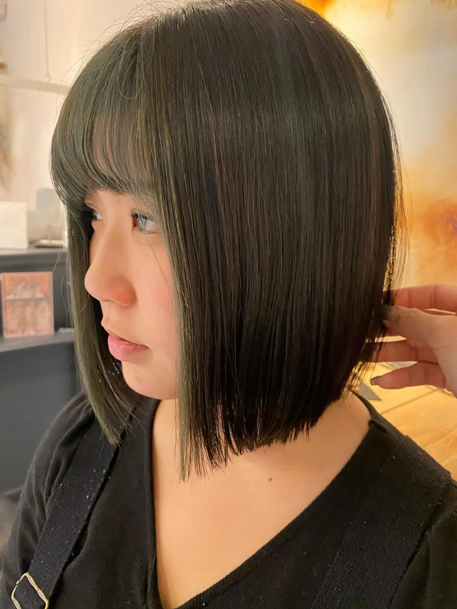 ショート 梅田ハイトーン チダ ヒナノのヘアスタイル