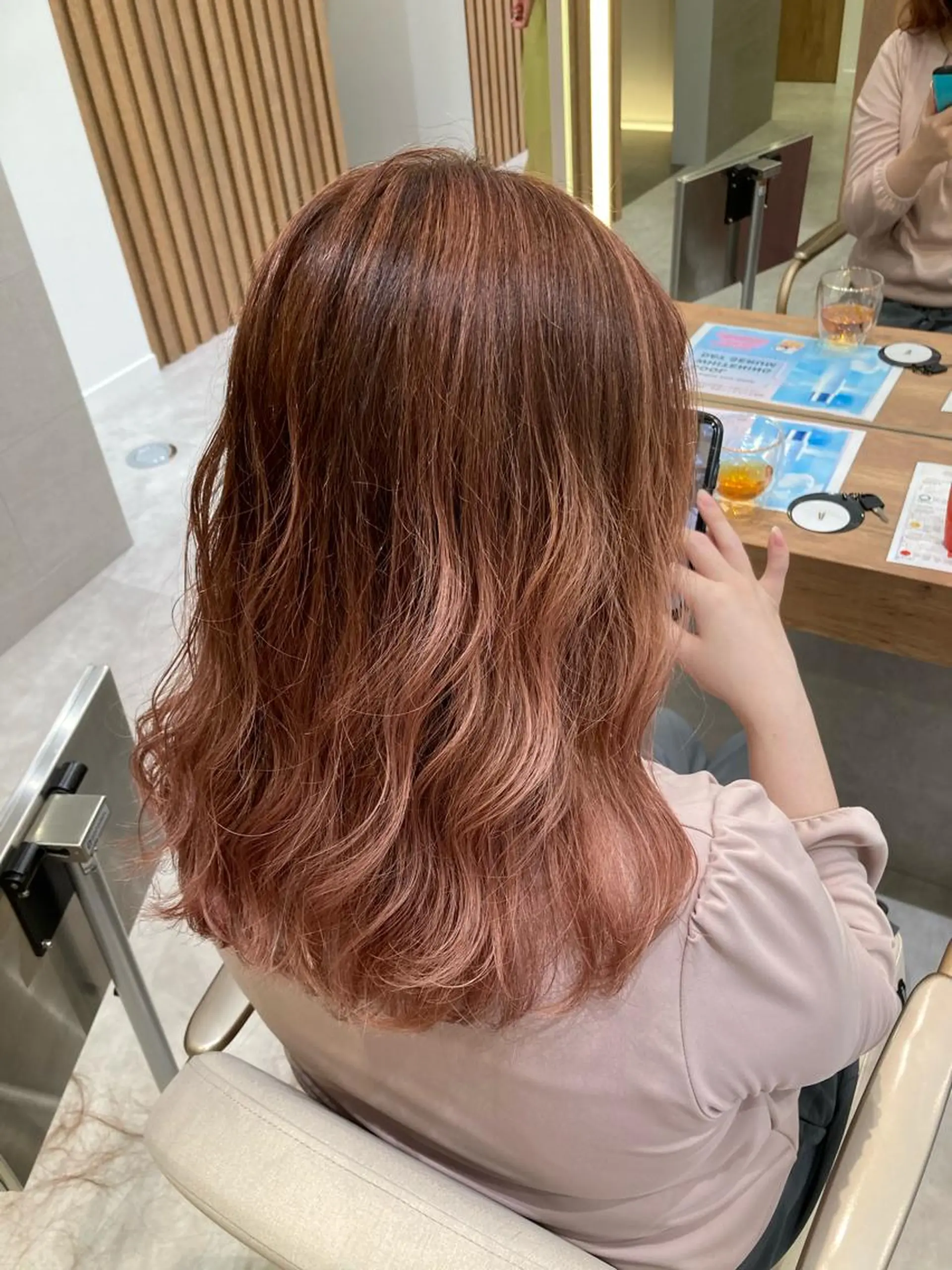 セミロング カラー 一ノ瀬 蘭のヘアスタイル