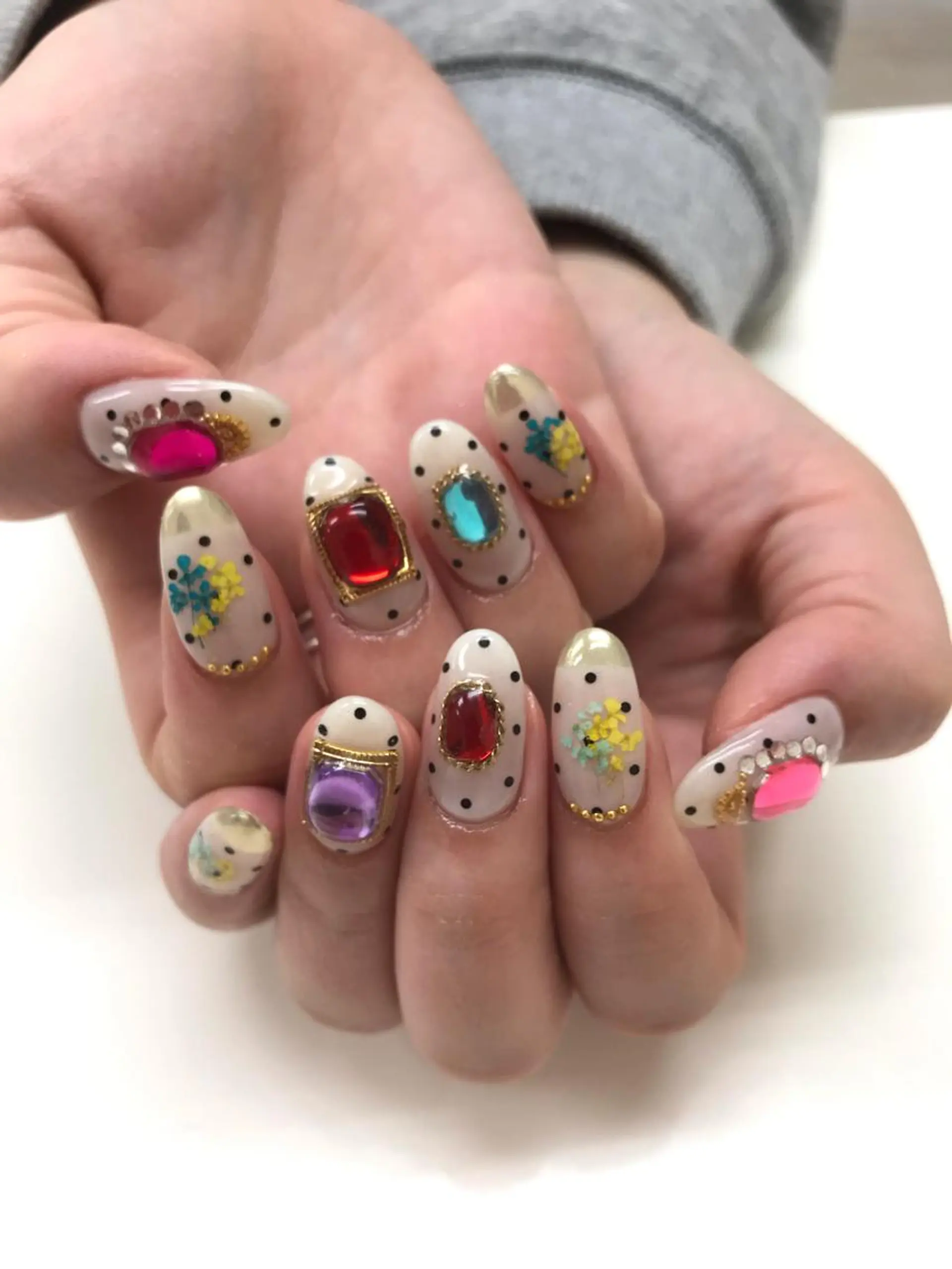 ネイル ハンドネイル Hisaka Mikiのネイルデザイン