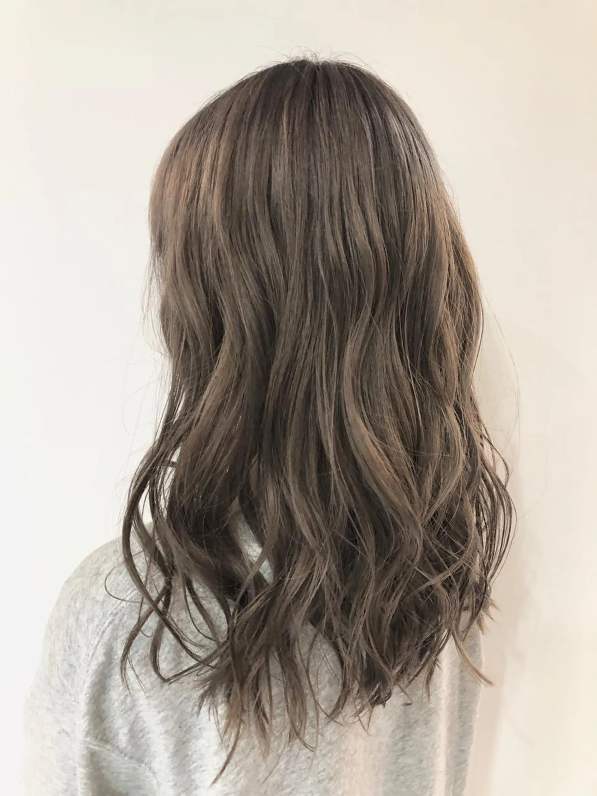 ロング カラー グレージュ 女性リピ90%🍨 🩷佐藤みずきのヘアスタイル