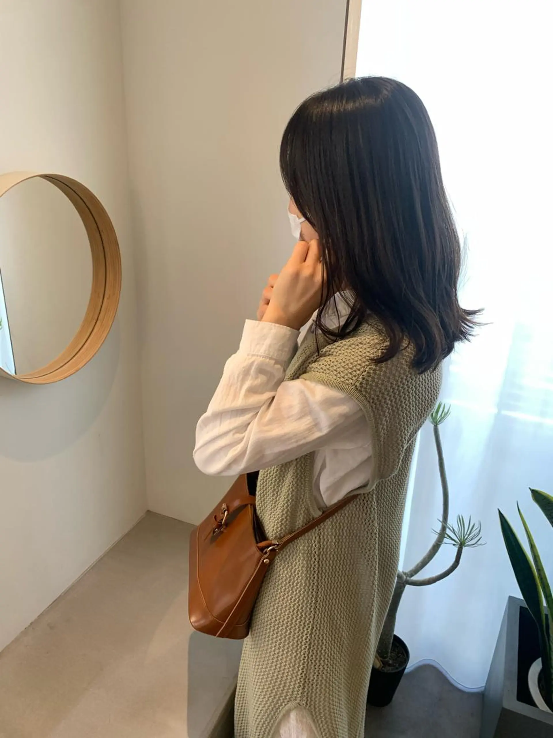 ミディアム アッシュ カット ヘアカラー 縮毛矯正 ミディアムパーマ /癖毛パーマのヘアスタイル