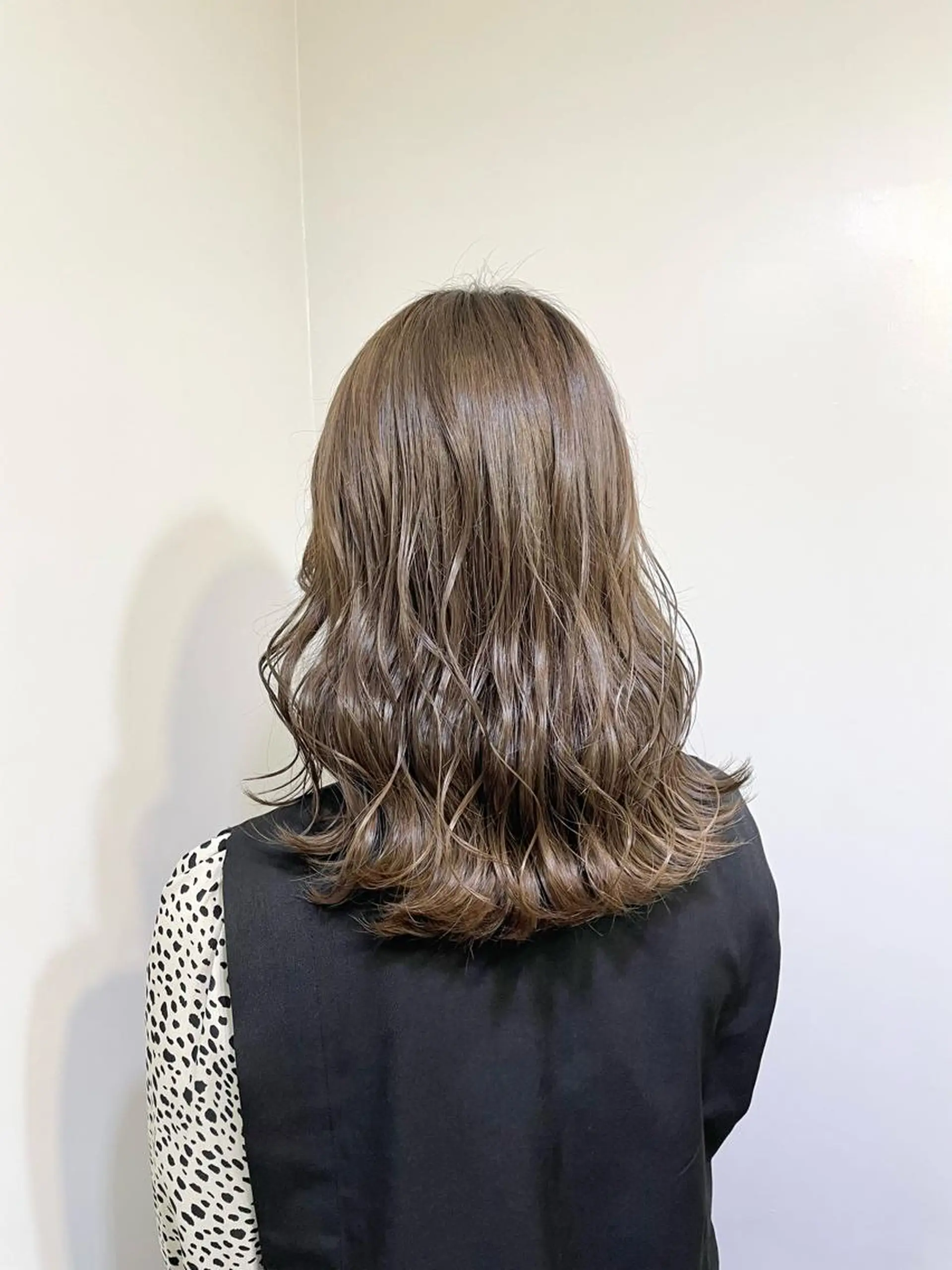 セミロング カラー ブリーチ毛対応酸性 ストレート🌈サキのヘアスタイル