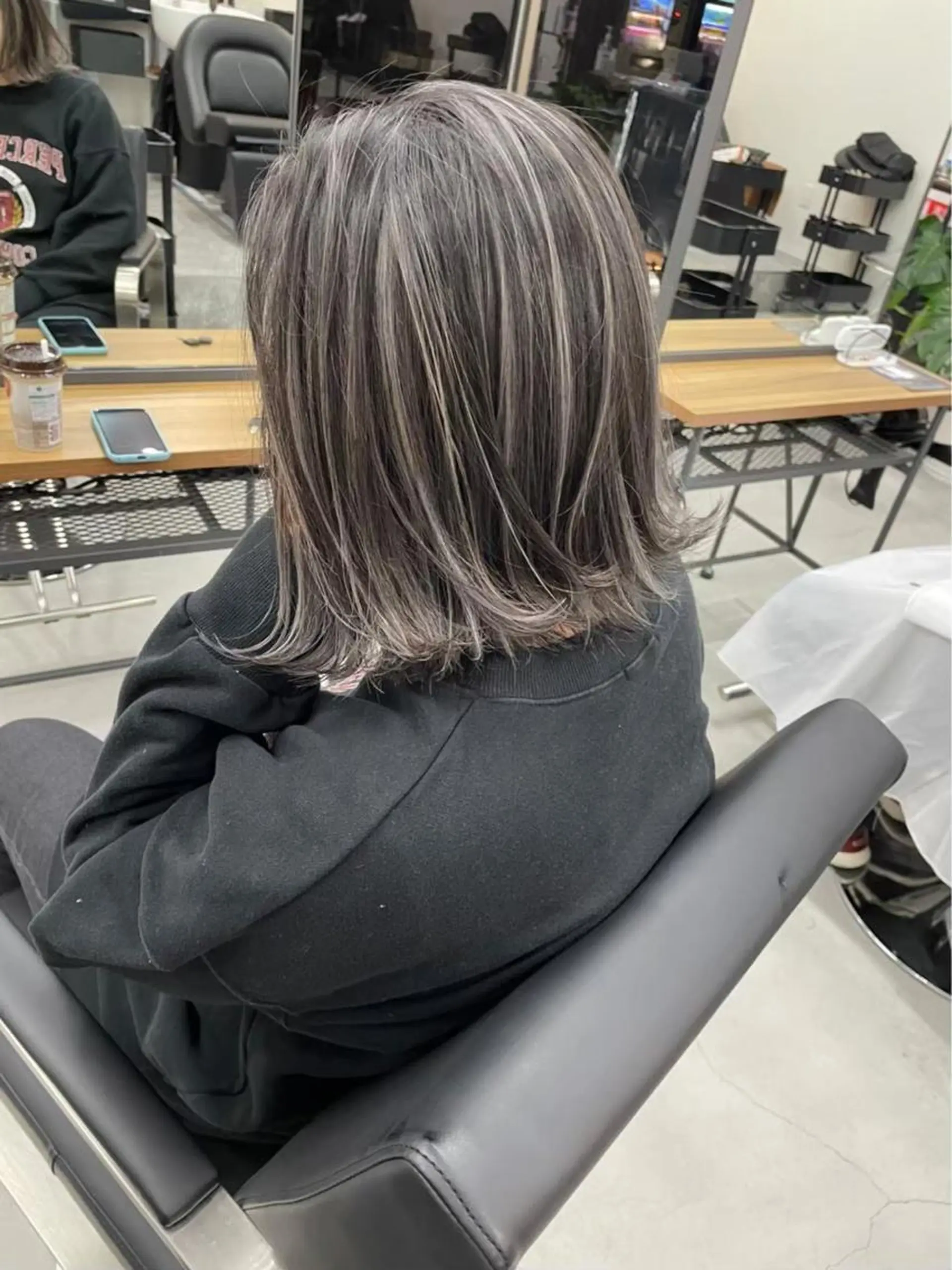 ミディアム カラー ショートボブ ミディアムパーマ バレイヤージュ ブリーチ ケアブリーチ hair terra ce M奈良店のヘアスタイル