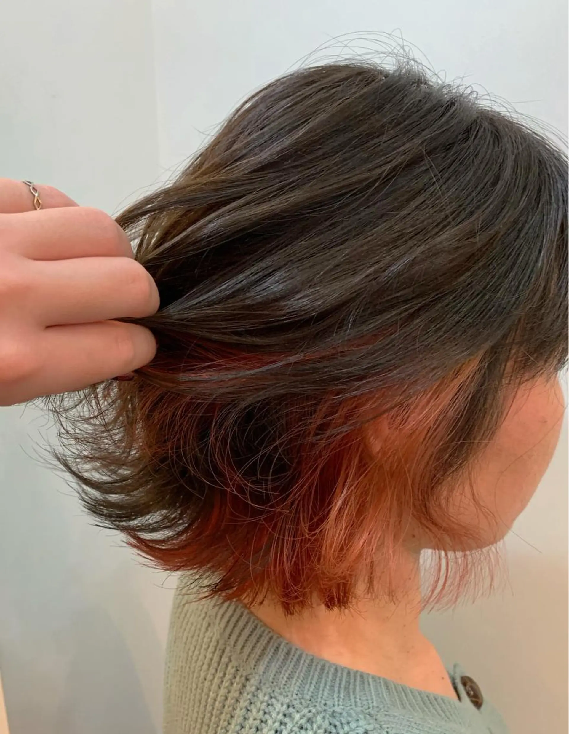 ショート カラー ブリーチ ダークグレー ハイライトカラー オレンジ ハイライト ヘアカラー トリートメント 🍑艶髪✖️暖色系 ✨momoka🍑のヘアスタイル