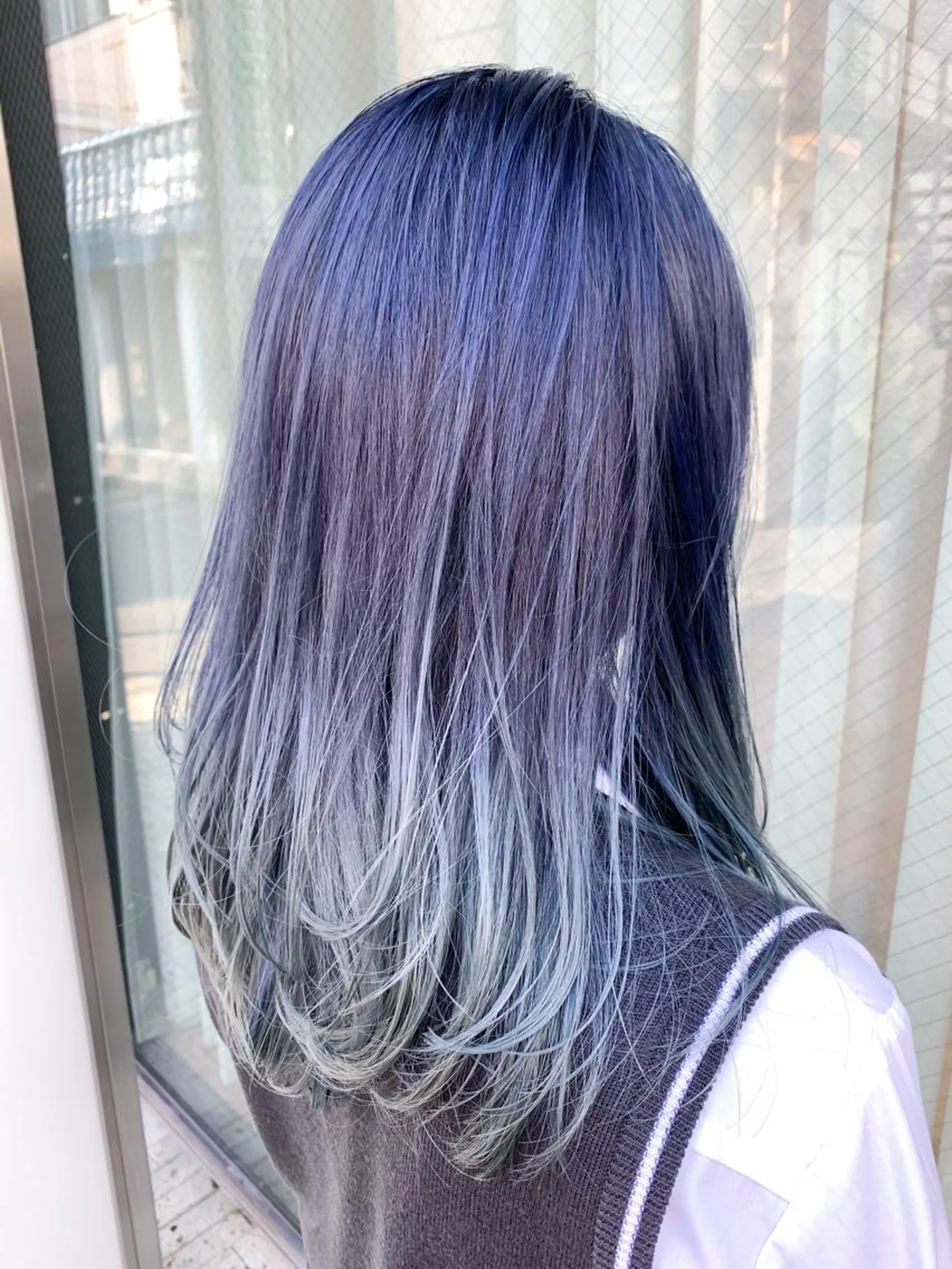 セミロング 🍀ケアブリーチ カラー🍀坂井のヘアスタイル