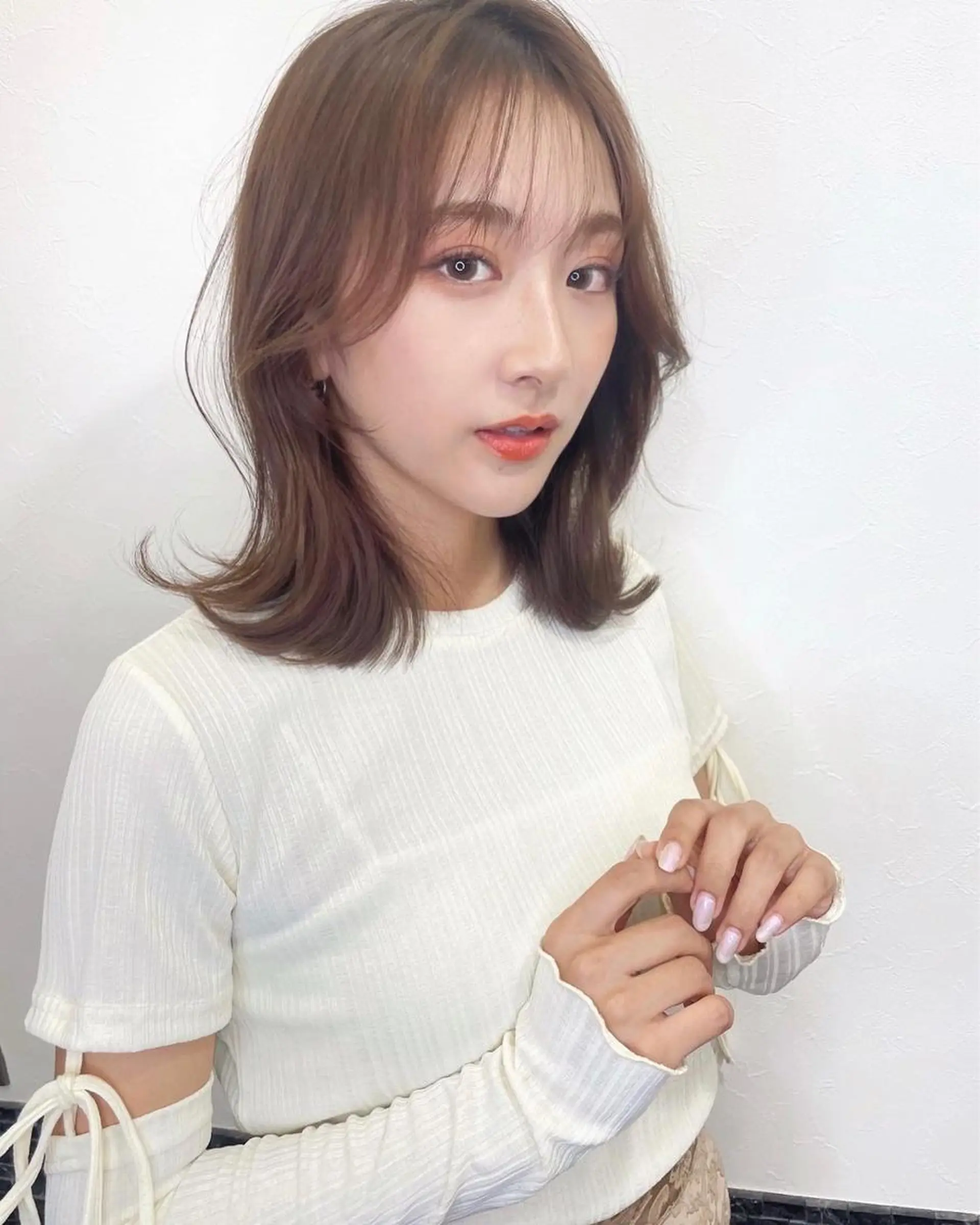 ミディアム カラー レイヤーカット、 大人可愛い　中村美羅のヘアスタイル