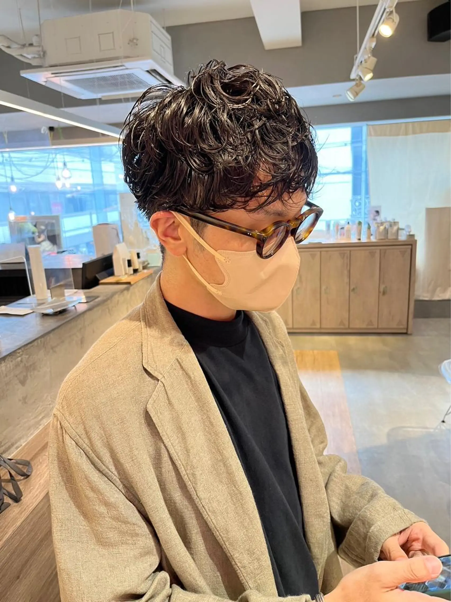 ショート パーマ メンズ メンズパーマ ニュアンスパーマ 美髪・シールエクステ ホソタニリョウコのヘアスタイル