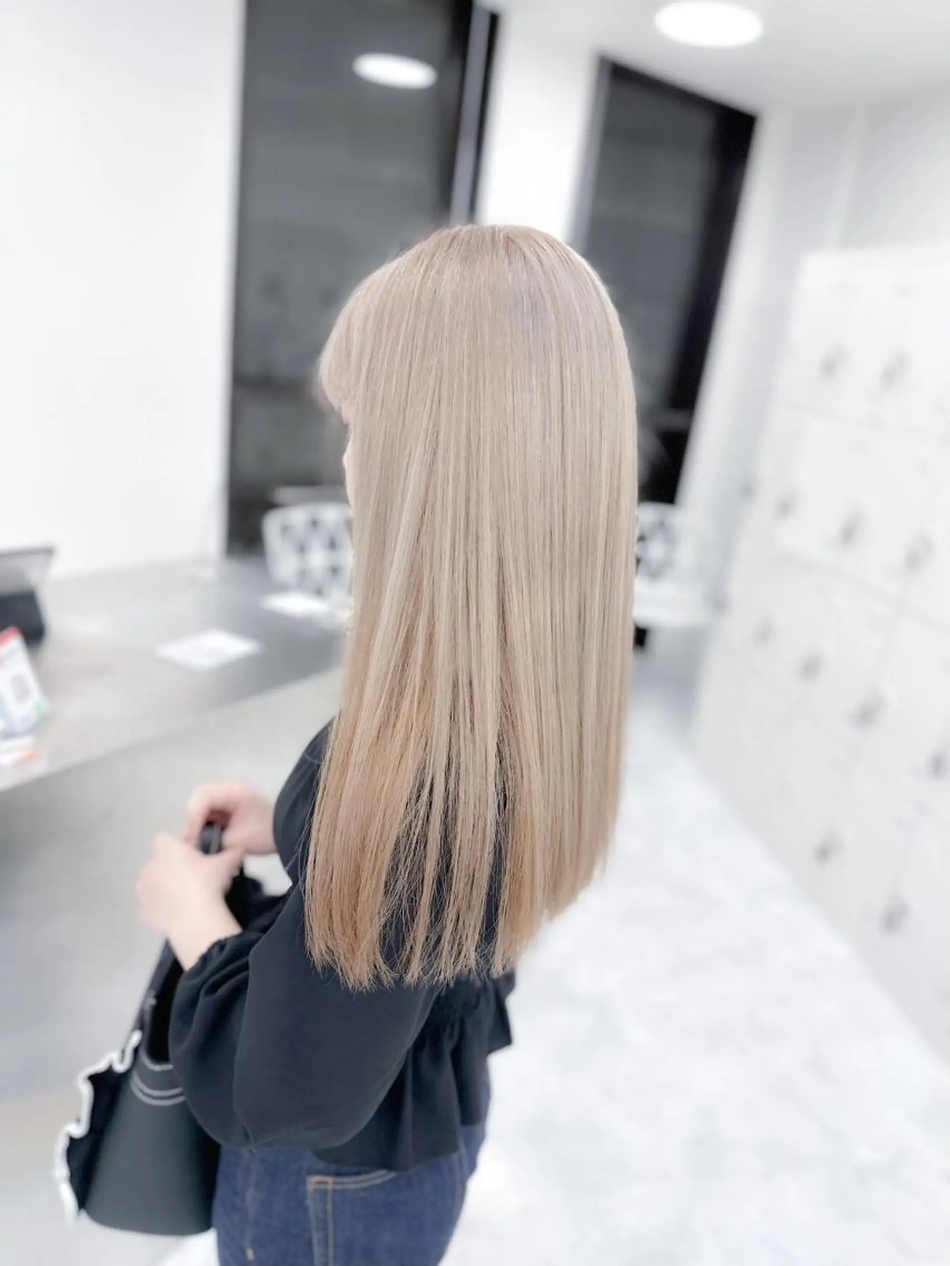 カラー ハイトーン🤍ブロン ド🤍MISAKIのヘアスタイル