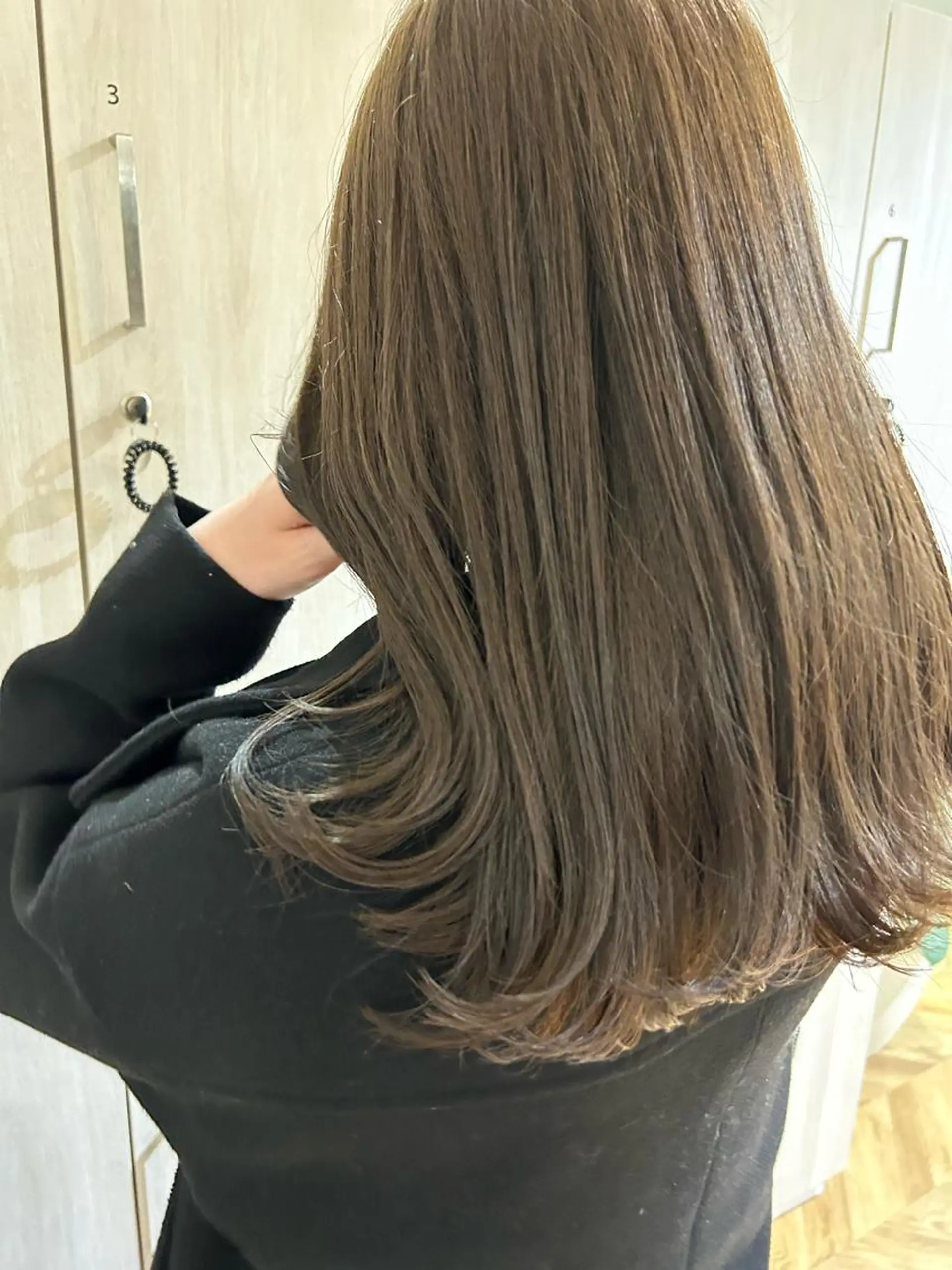 カラー 杉岡 ちさのヘアスタイル