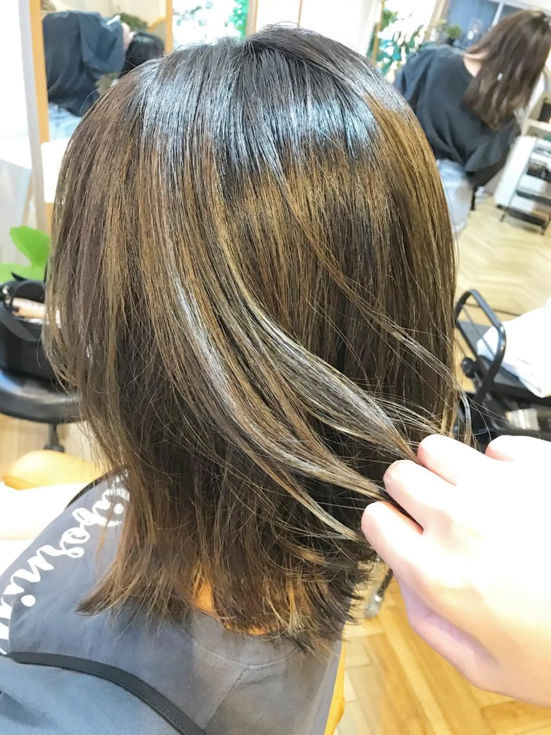 ミディアム カラー 中野 雅子のヘアスタイル