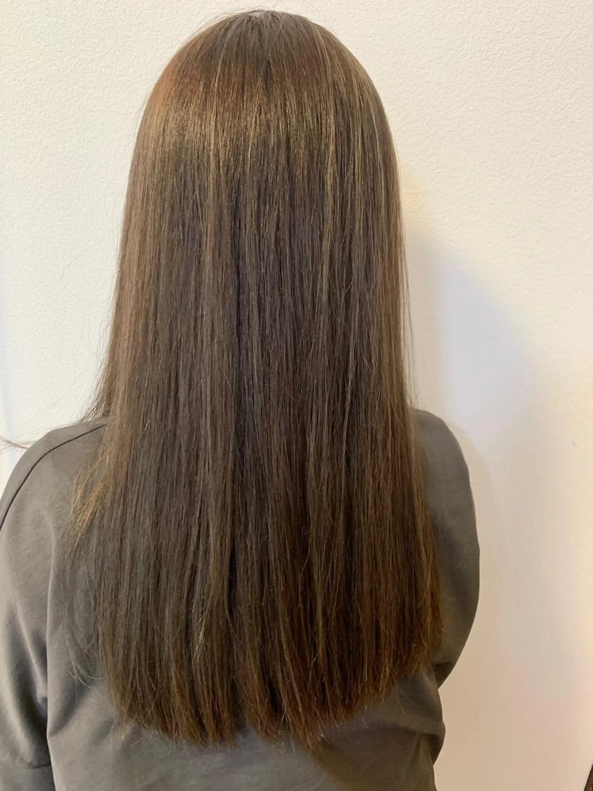 ロング カット 縮毛矯正 トリートメント 佐藤 芽依のヘアスタイル