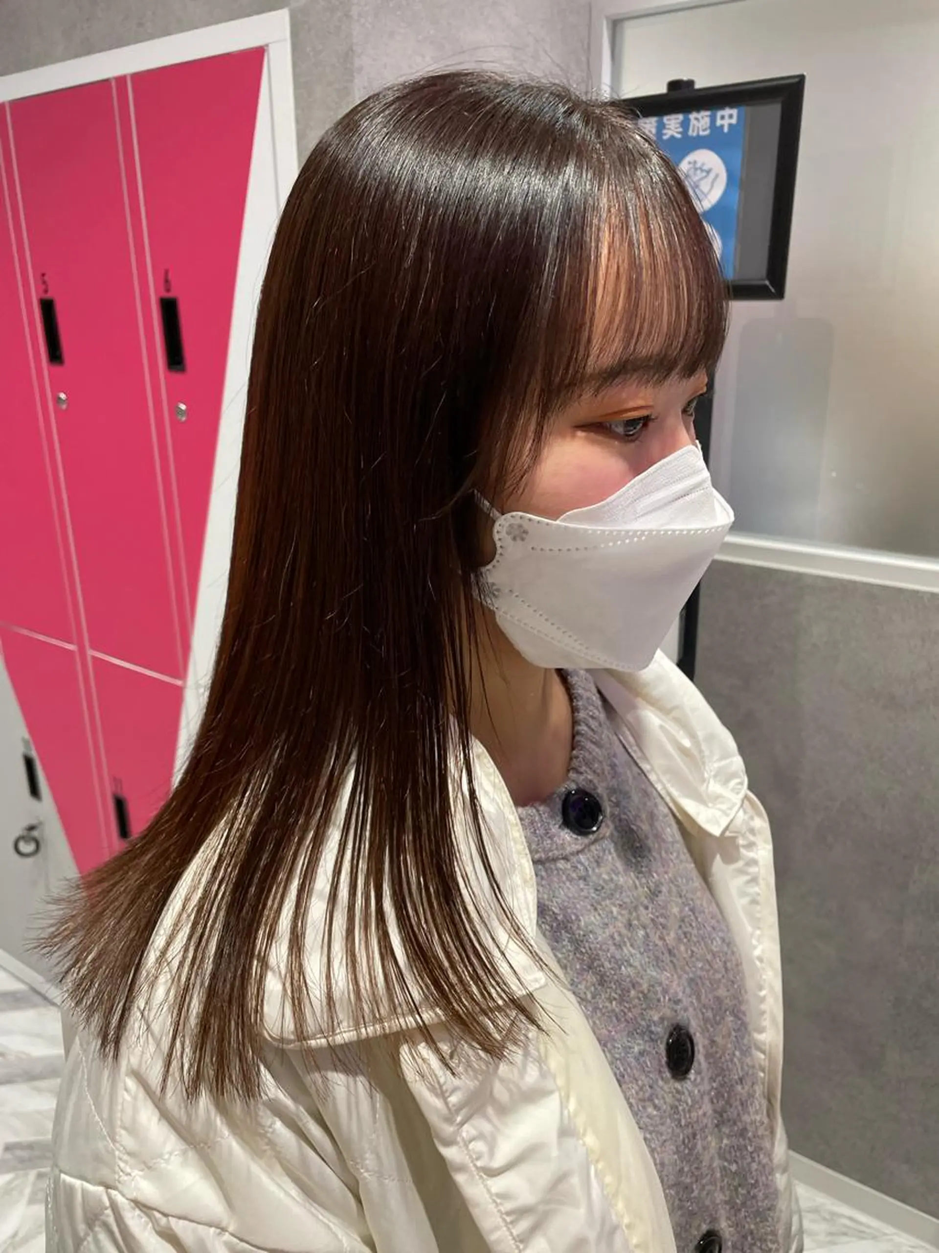 セミロング カラー 黒髪 ブルーカラー ブルーブラック 透明感カラー グレージュ パーソナルカラー 藤本夢のヘアスタイル