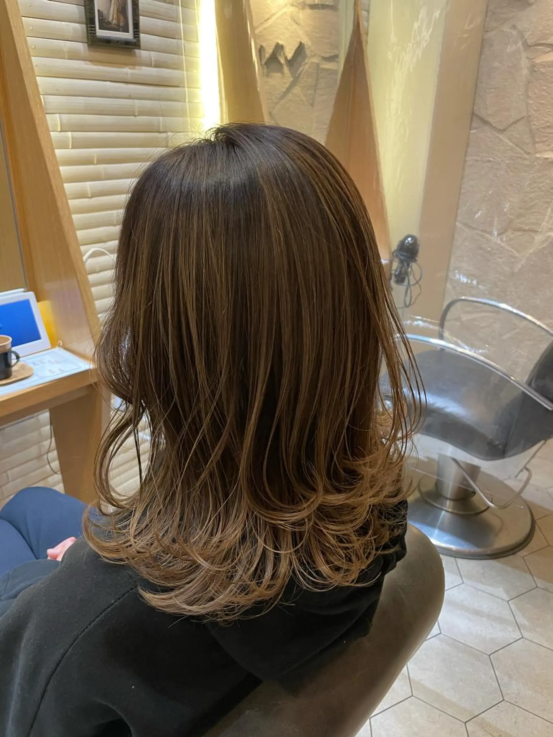 ミディアム レイヤーカット カット ヘアカラー 木村 美穂のヘアスタイル