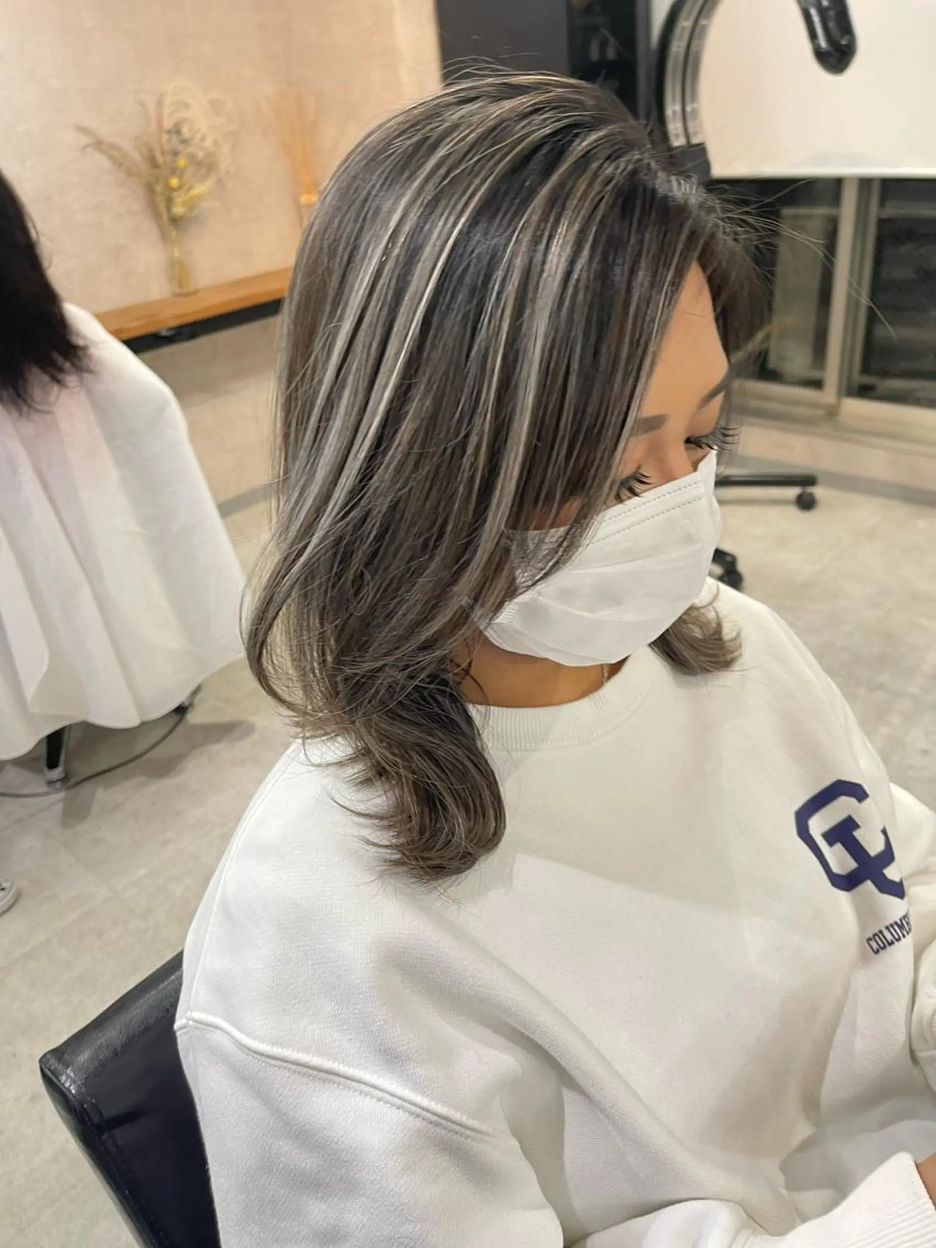 ミディアム カラー ヘアアレンジ ブリーチ ケアブリーチ ハイライトカラー ハイライト トリートメント ヘアカラー 松井那津子 /ハイライトブリーチのヘアスタイル