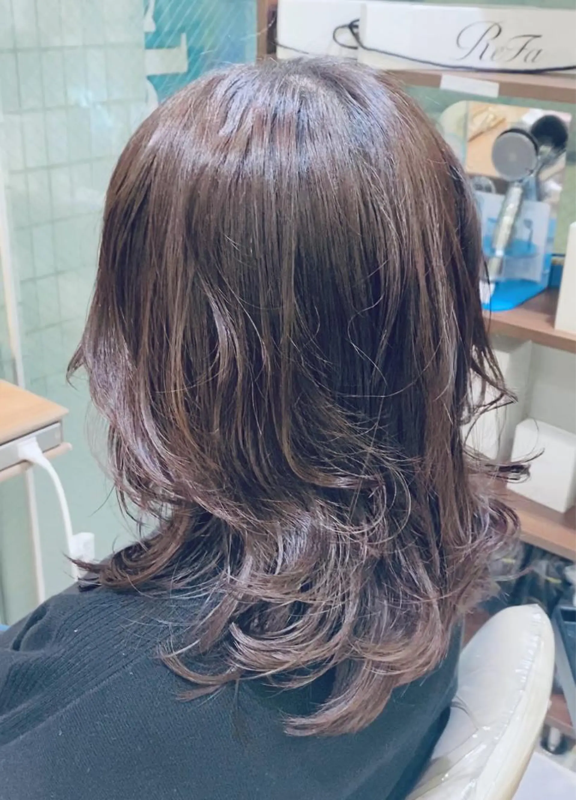 セミロング カラー パーマ 古川 琴美のヘアスタイル