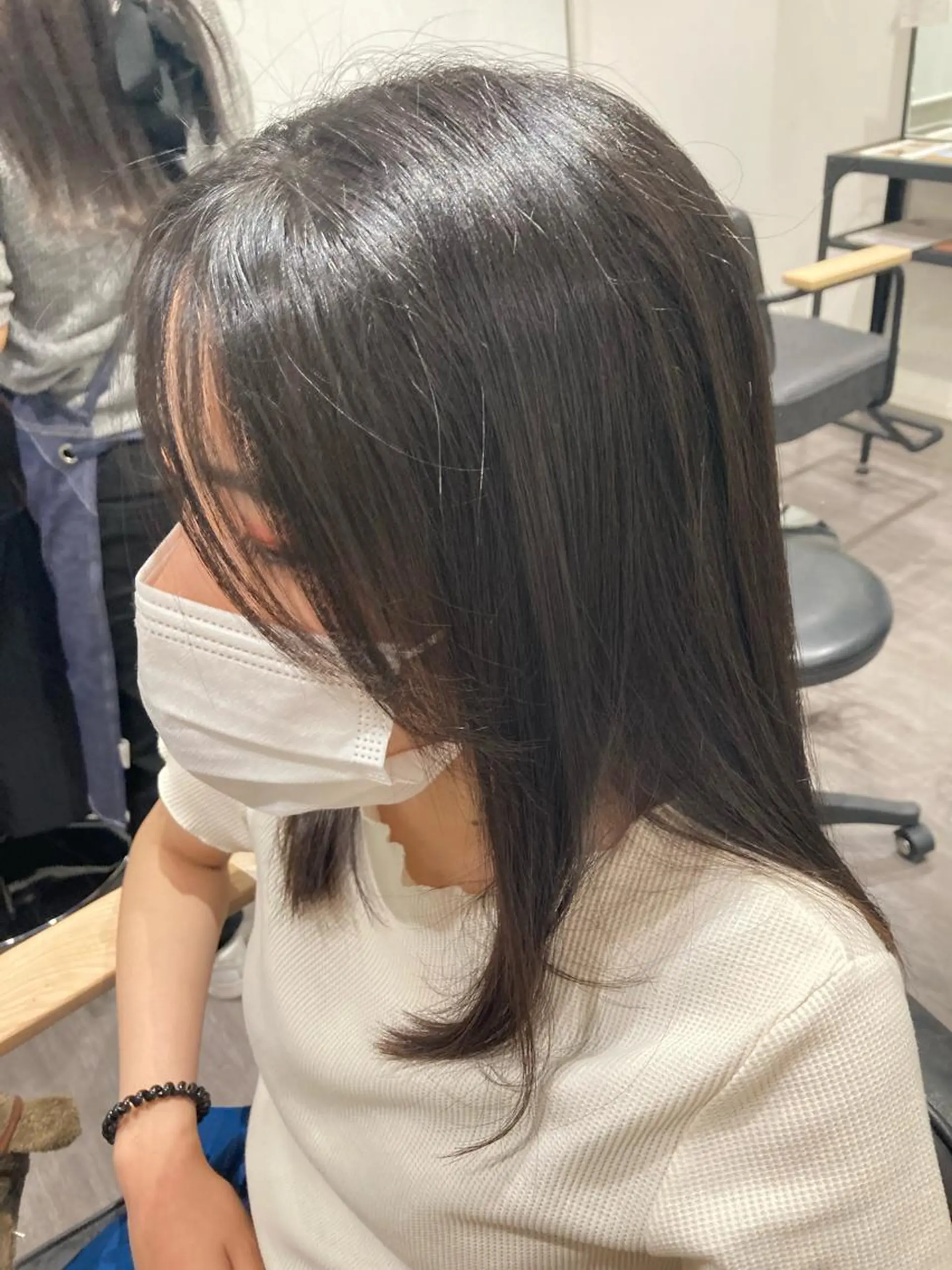 セミロング ✂️carina✂️ ハイトーンカラー🤩のヘアスタイル