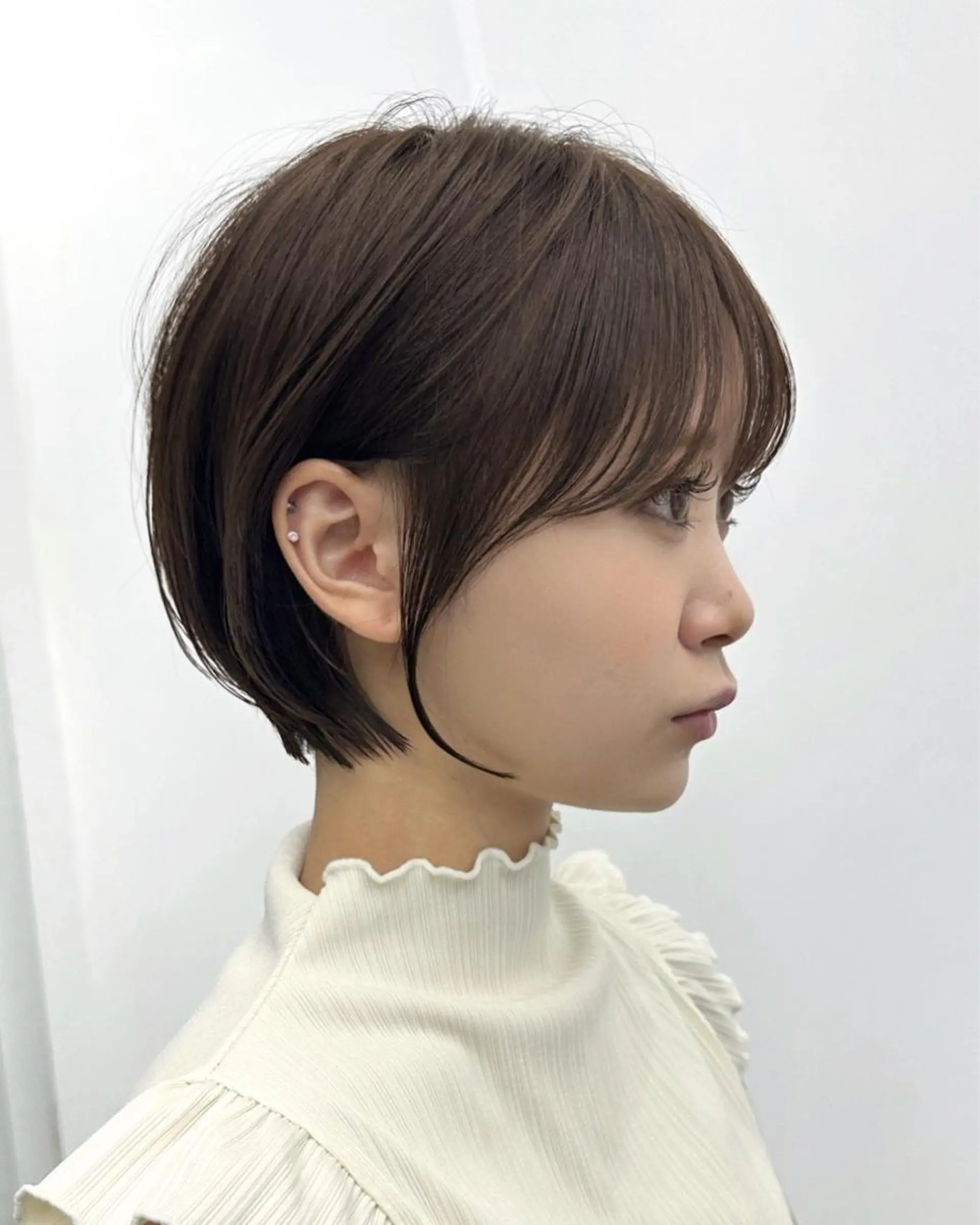 ショート ショートヘア くすみカラー、大場猛のヘアスタイル