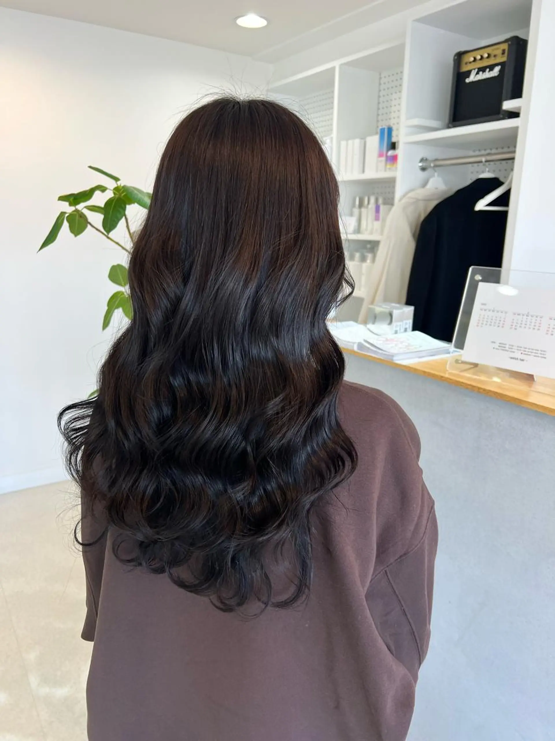 カラー ブラウンカラー ダークブラウン カット ヘアカラー トリートメント カドムラ モエのヘアスタイル