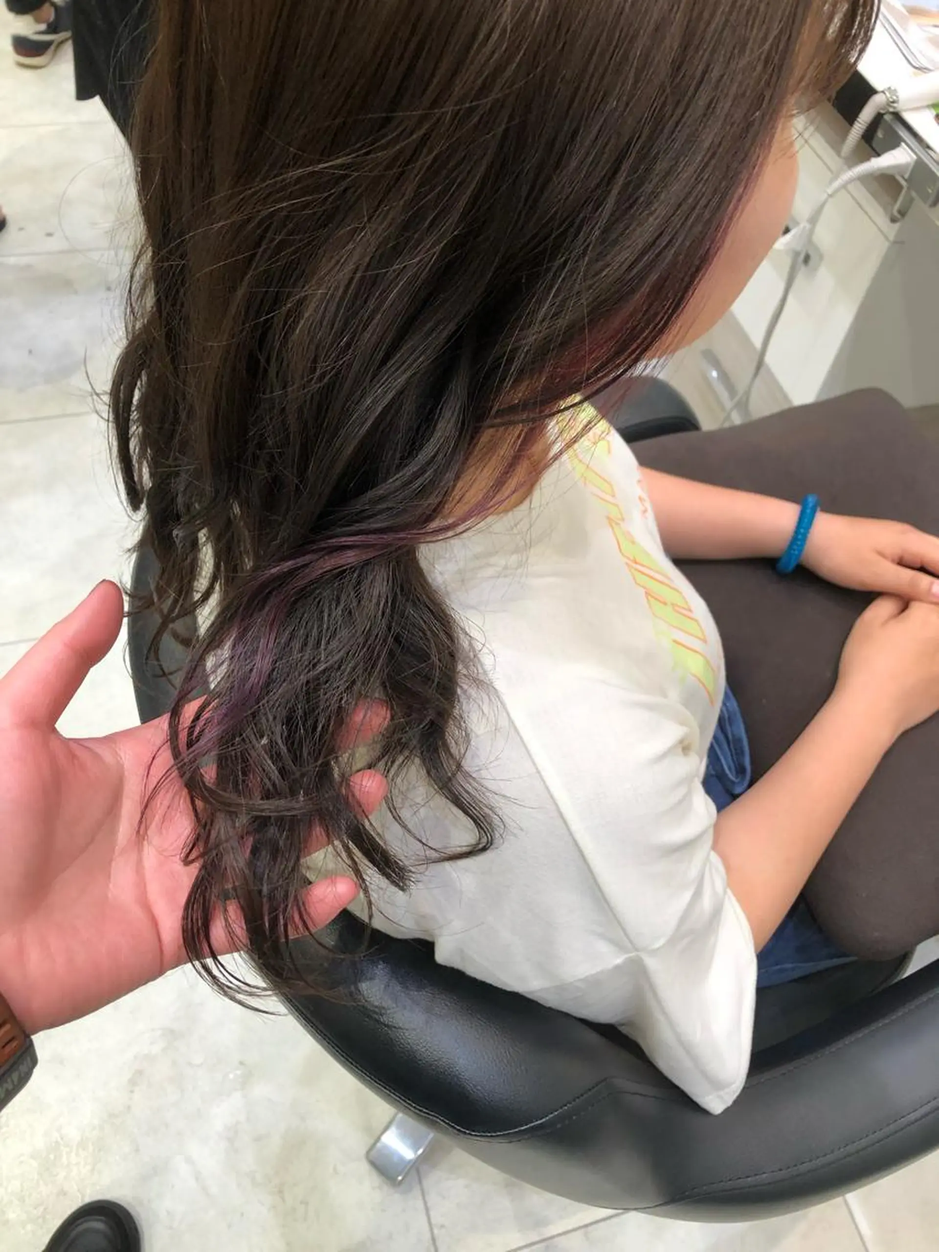 セミロング ヘアカラー 岸 保奈美のヘアスタイル