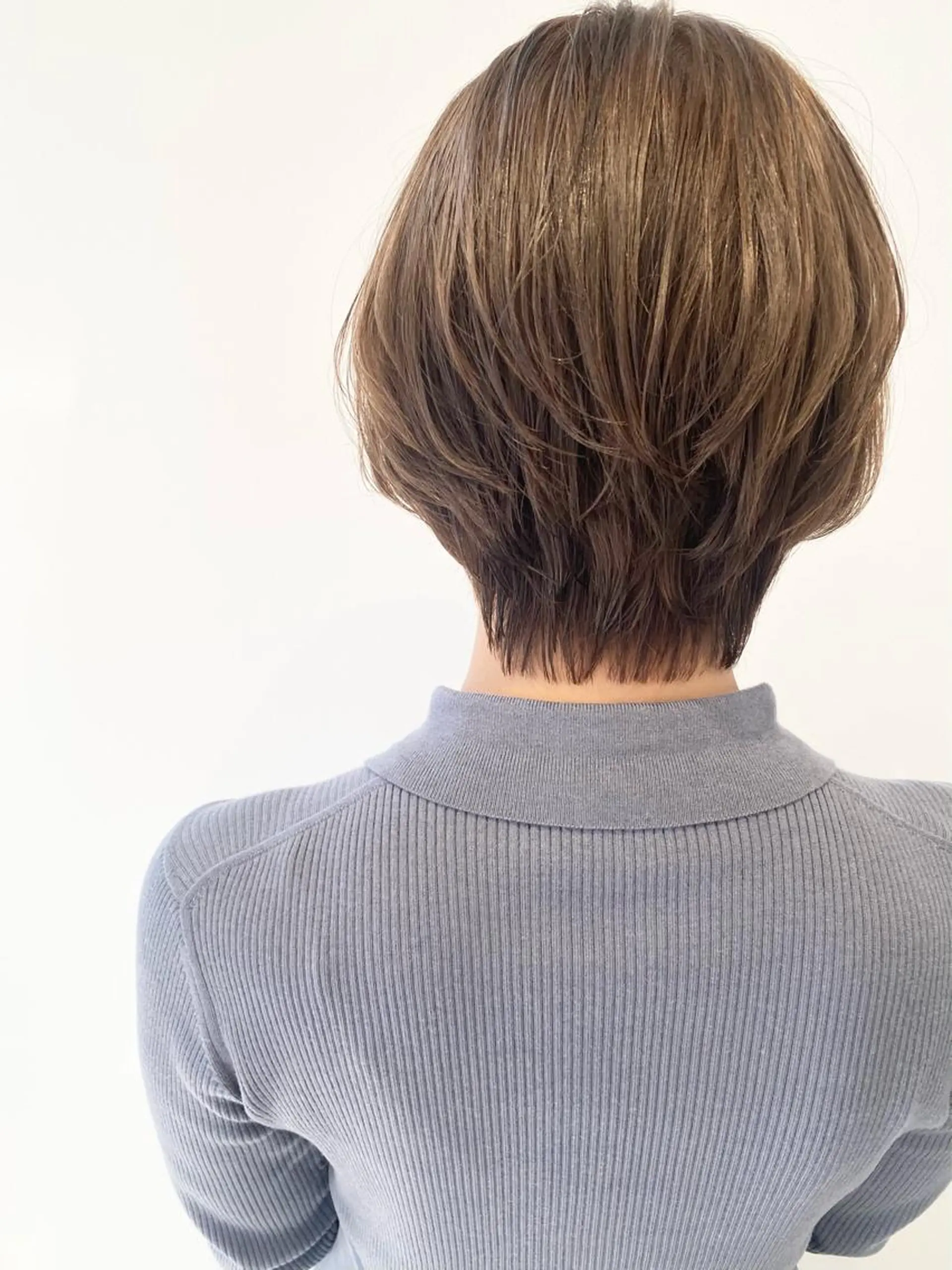 ショート カット ヘアカラー トリートメント MYRTLE TSUNODAのヘアスタイル