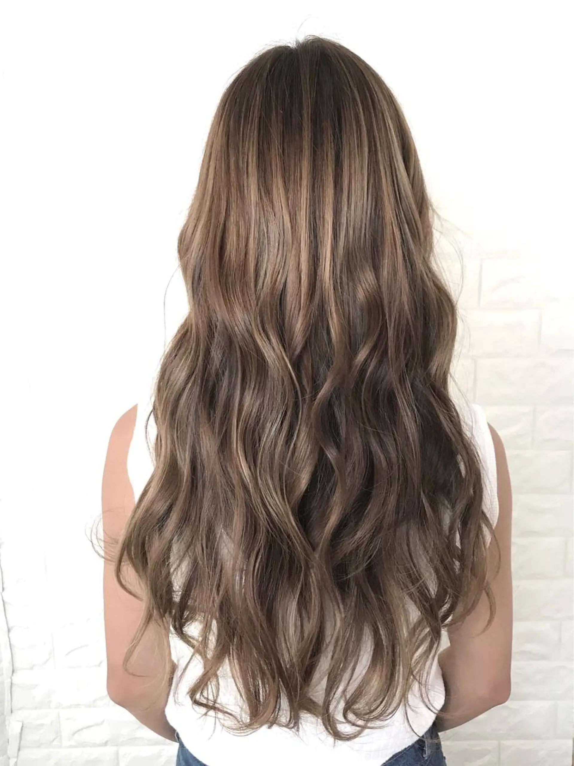 ロング カラー アッシュ ベージュカラー ブリーチ 透明感カラー ハイライトカラー エイジングケア特化 美容師✂️山崎竜二のヘアスタイル