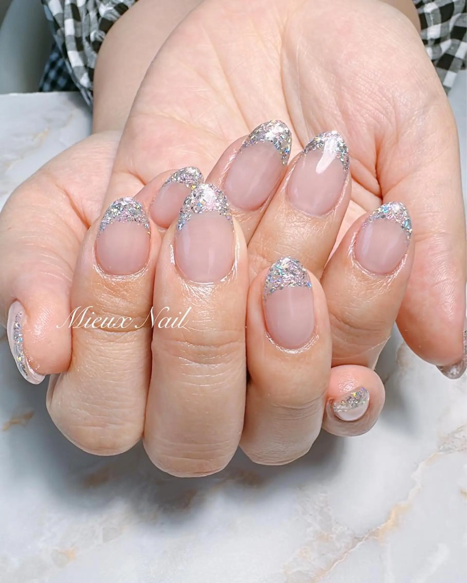 ネイル オーロラネイル ブルー フレンチネイル シンプルネイル 春ネイル ハンドネイル 市川 麻衣子のネイルデザイン