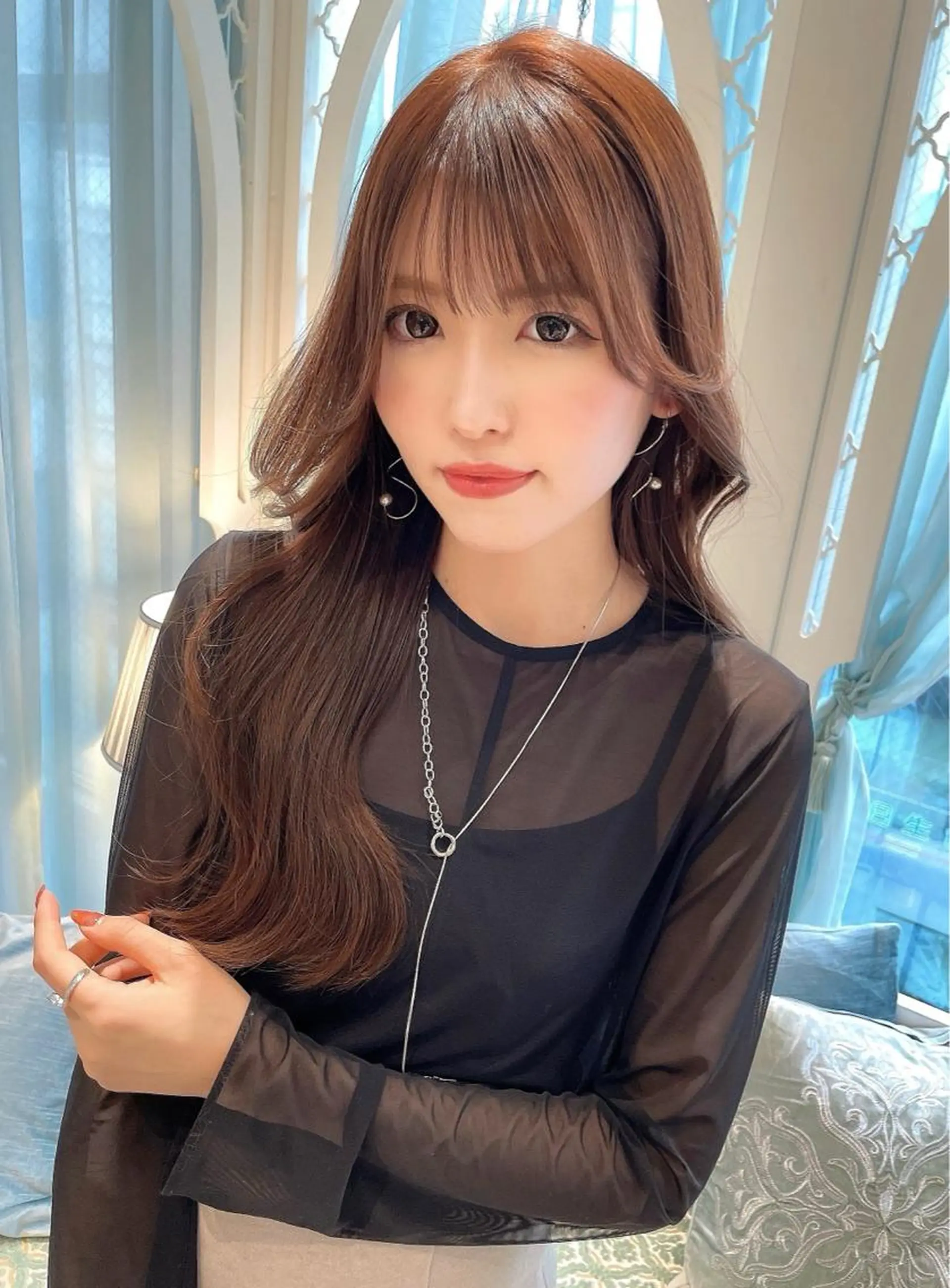 ロング カラー ベージュカラー 黒髪 ブリーチ ブルーカラー ブルーブラック カット ヘアカラー トリートメント 木屋元一/透明感 /レイヤー/顔まわりのヘアスタイル