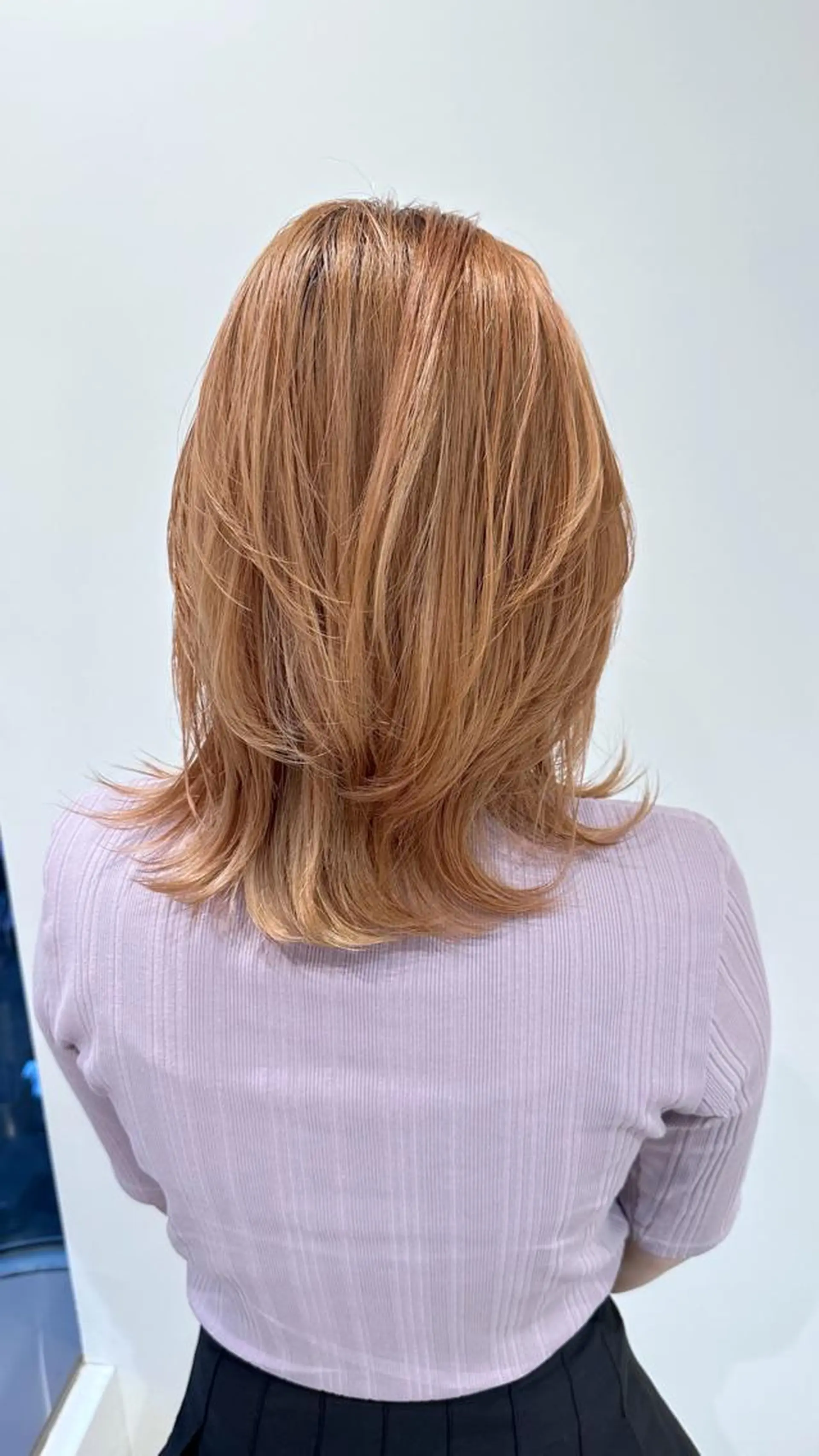 ミディアム カラー ヘアカラー トリートメント ベージュ/インナー カラー🤍Rieのヘアスタイル