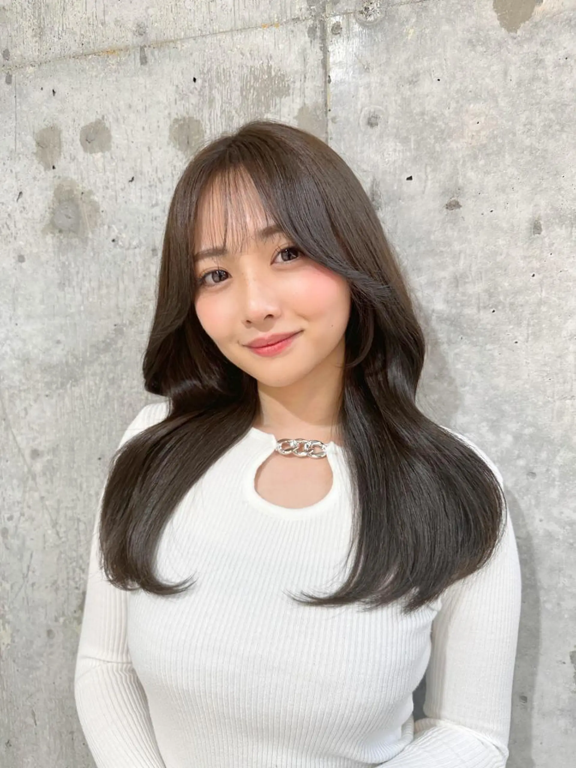 セミロング アッシュ ボブ くびれヘア 天使の羽バング・フェザーバング ハイライト カット ヘアカラー トリートメント ヘアセット 新宿/韓国レイヤー 髪質改善カラー/角所のヘアスタイル