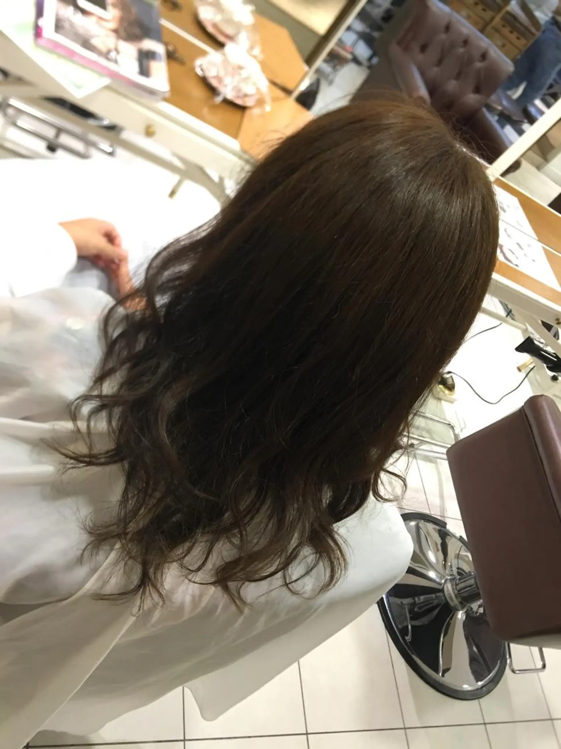 ロング カラー イルミナカラー ブリーチカラー🌈 嘉名 真樹のヘアスタイル