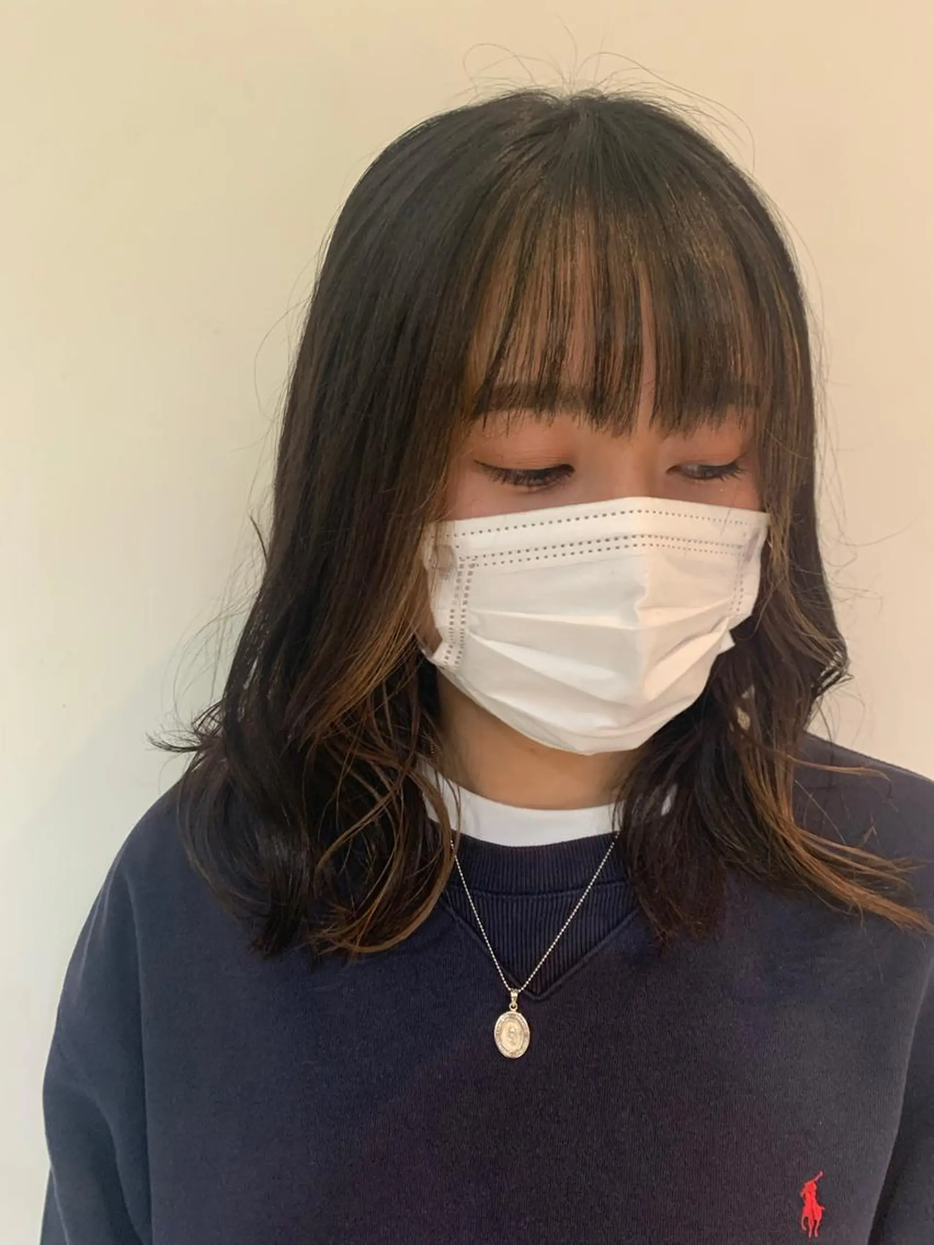 セミロング カラー 顔周り/暗髪カラー /アベ マホのヘアスタイル