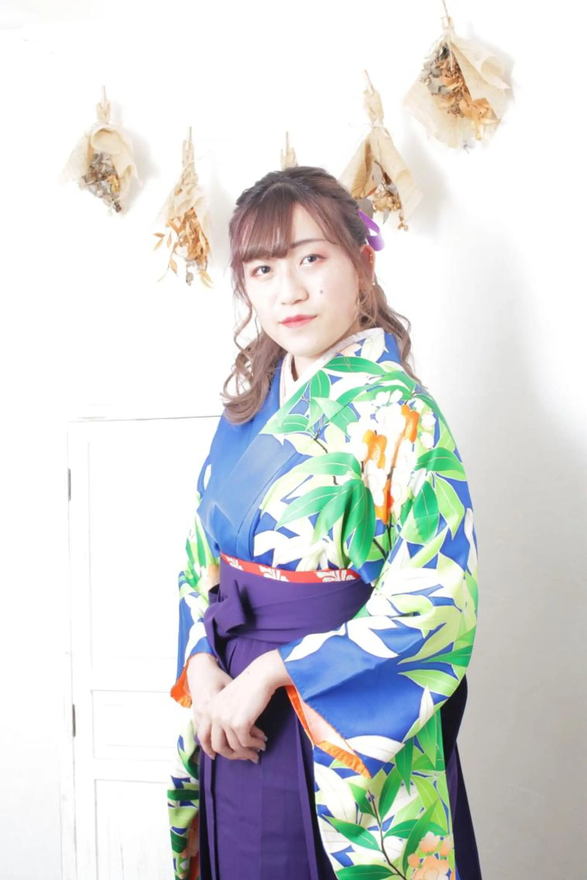 セミロング カラー パーマ ヘアアレンジ 推し活専用 【派手髪】飯野ゆかりのヘアスタイル