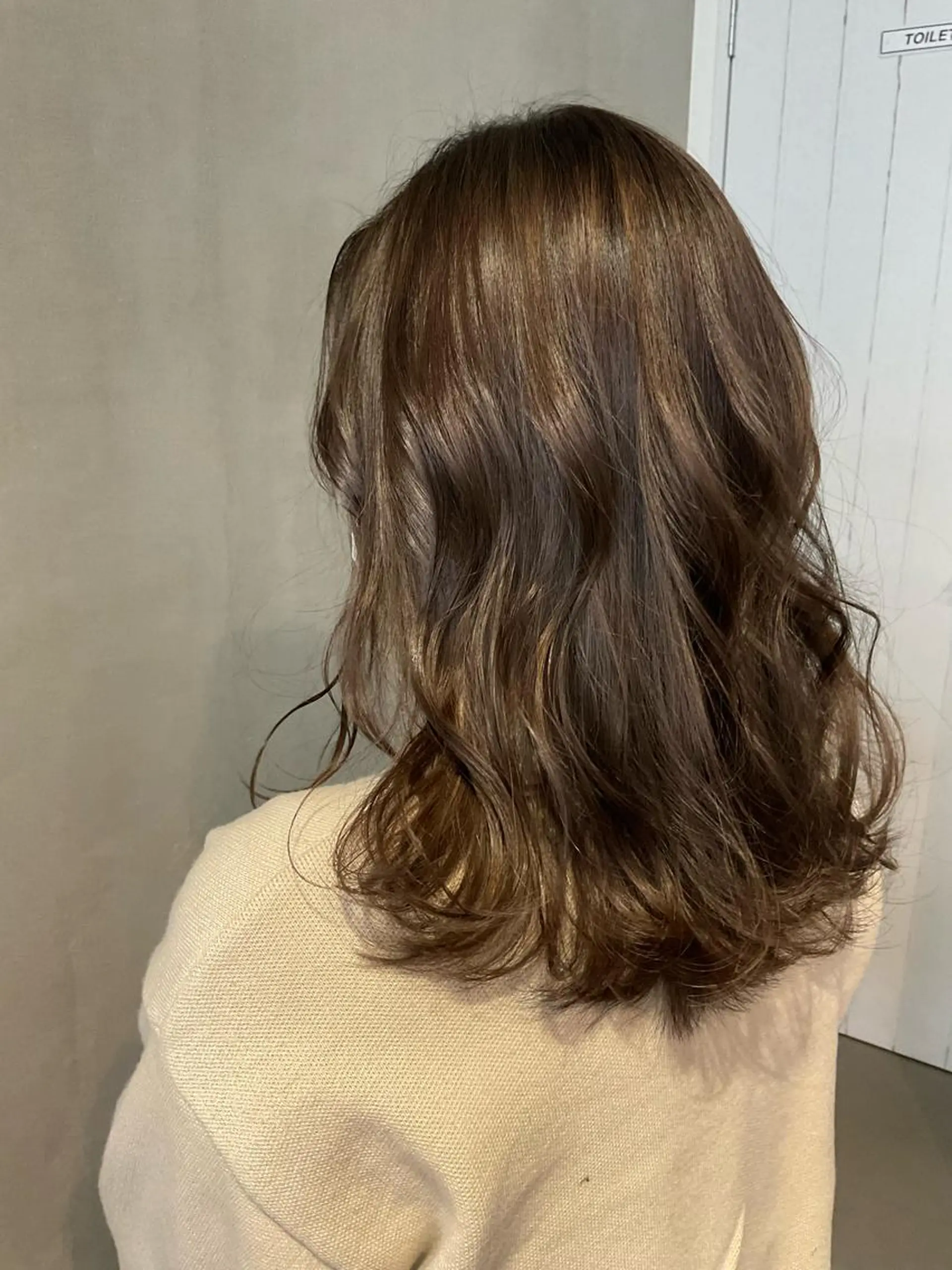 セミロング ハイライト カット ヘアカラー JUNO所属・阪神西宮★JUNO 川﨑温子のヘアスタイル