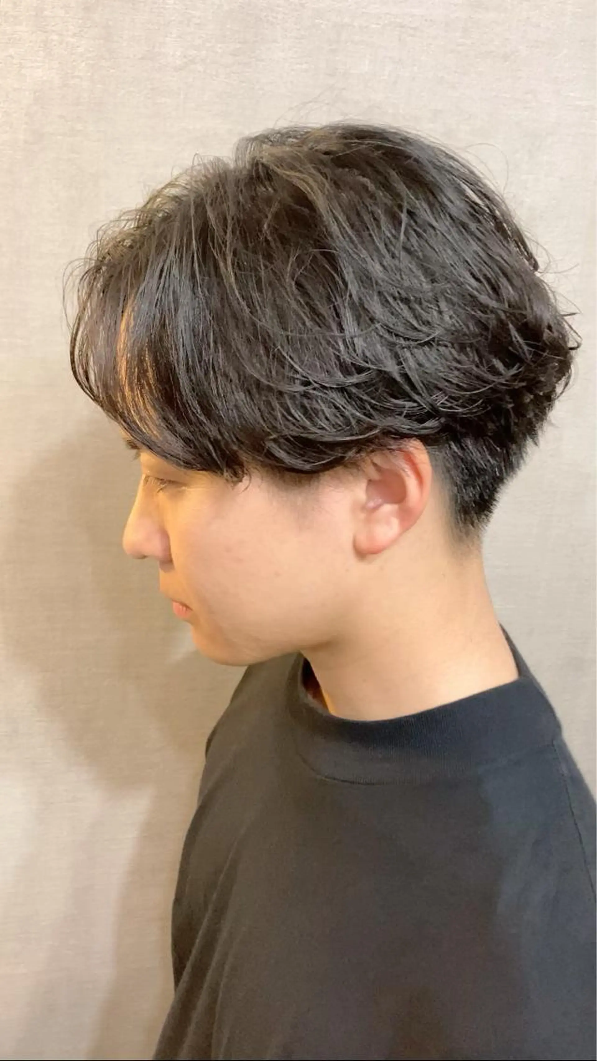 ショート メンズ センターパート カルマパーマ メンズパーマ 波巻きパーマ カット パーマ AUTHENTIC private mens hair salon所属・完全個室マンツーマン メンズサロン草野貴樹のヘアスタイル