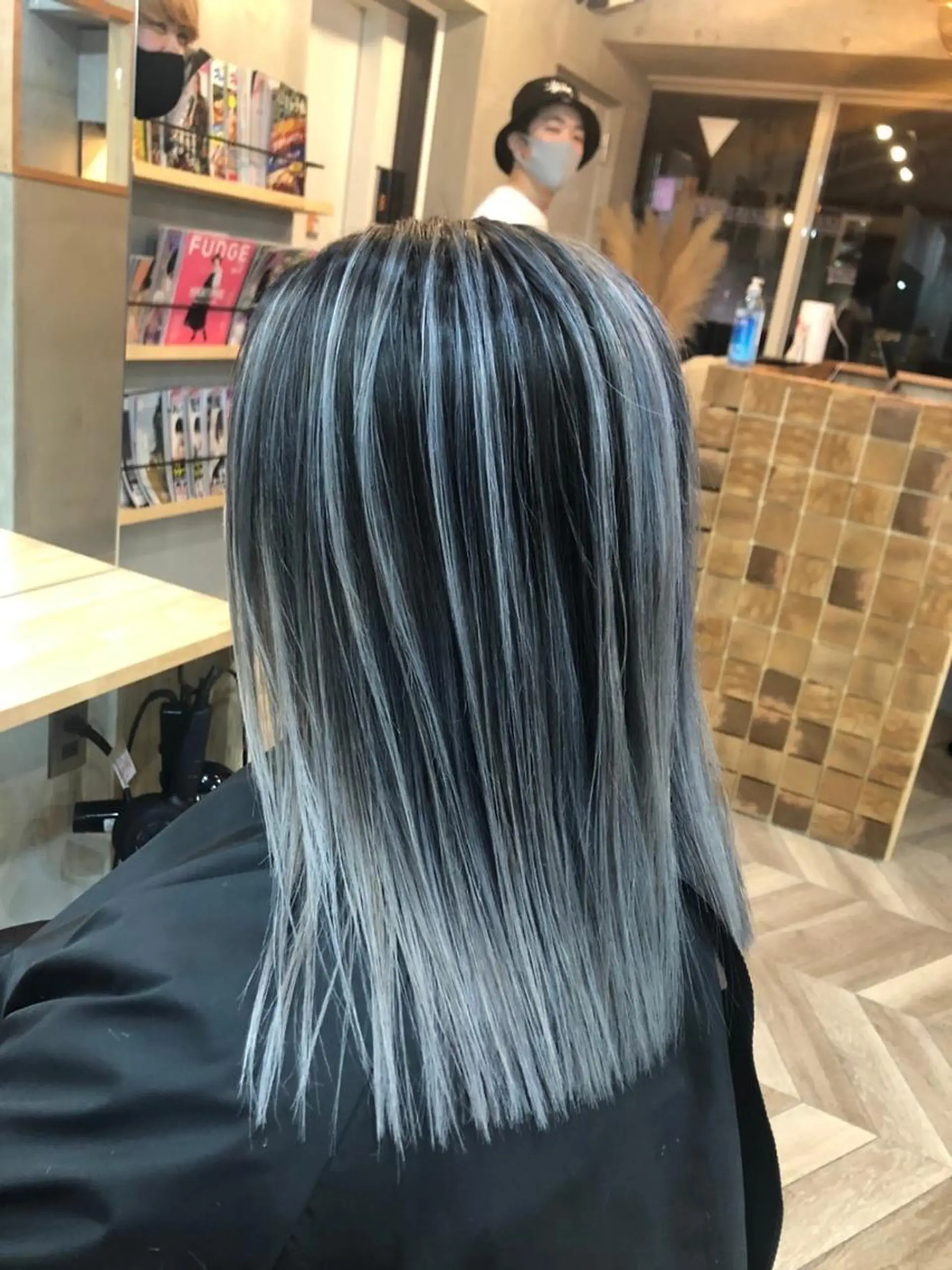 ミディアム カラー バレイヤージュ レイヤーカット ANGELICA 難波店のヘアスタイル