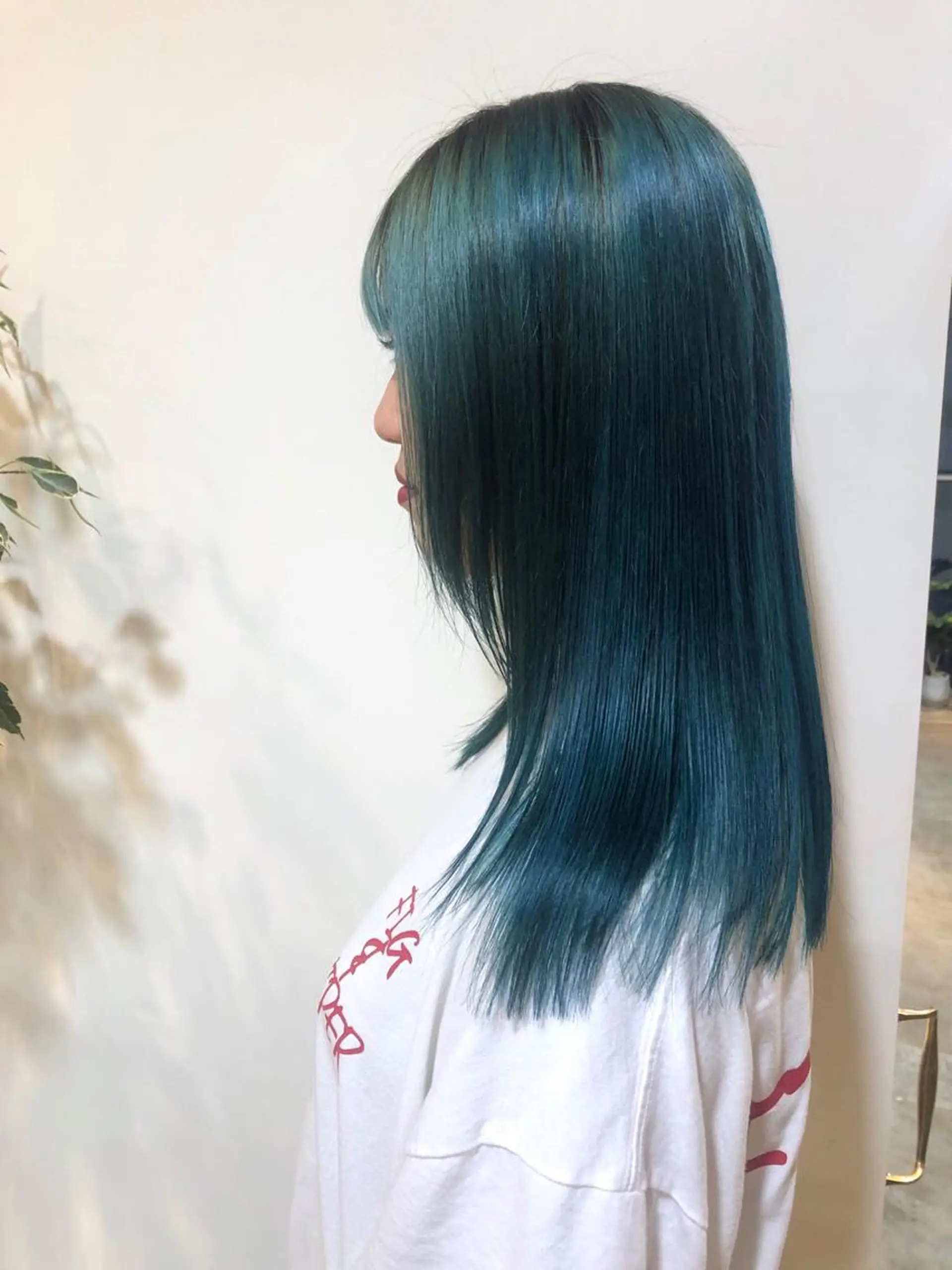 セミロング カラー MIOベージュカラー 柔らかいカラーのヘアスタイル