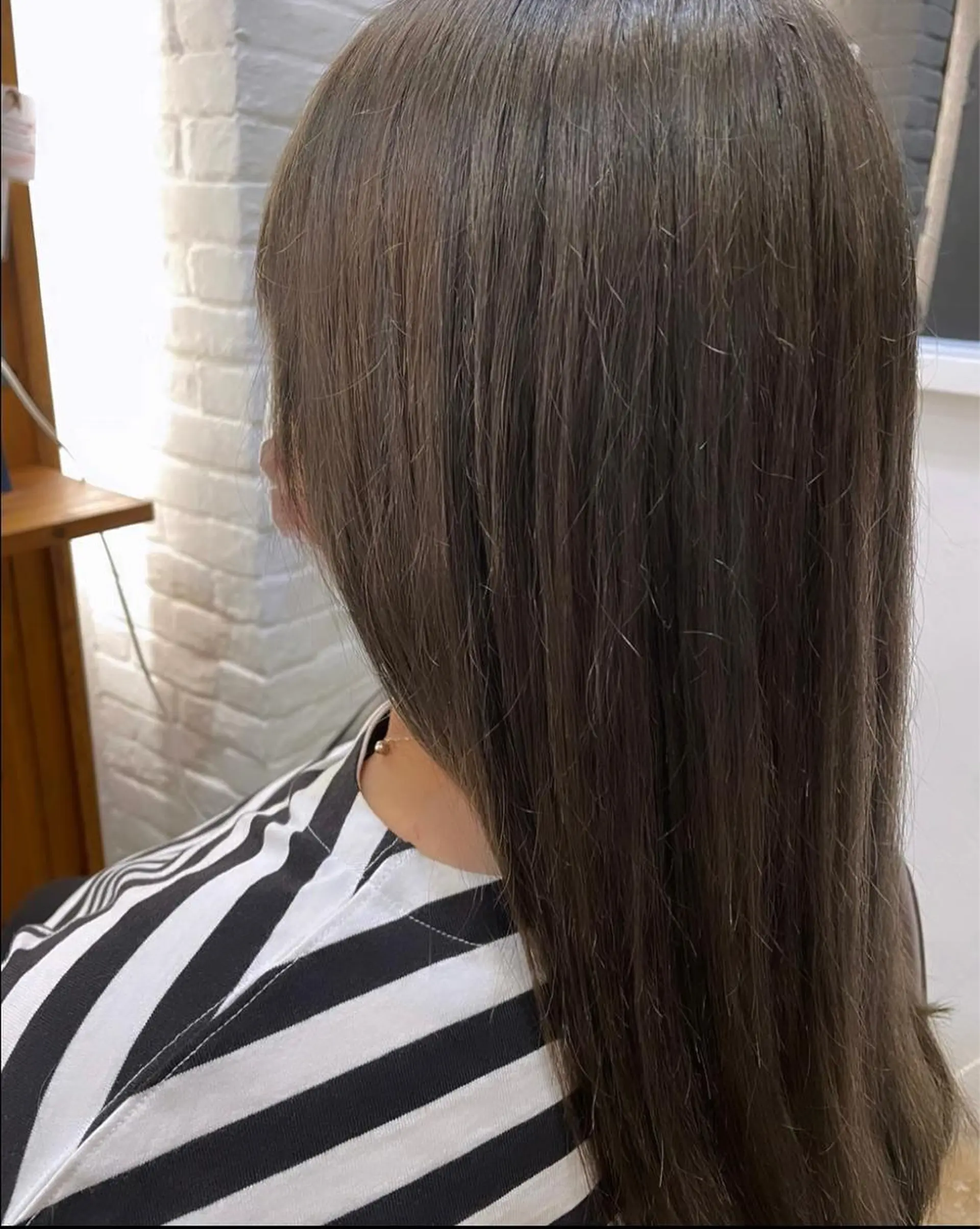 ロング カラー ブリーチ 透明感カラー グレージュ ブリーチなしカラー オリーブグレージュ ASGROW'eclat(帯山店)所属・須惠 優理愛のヘアスタイル