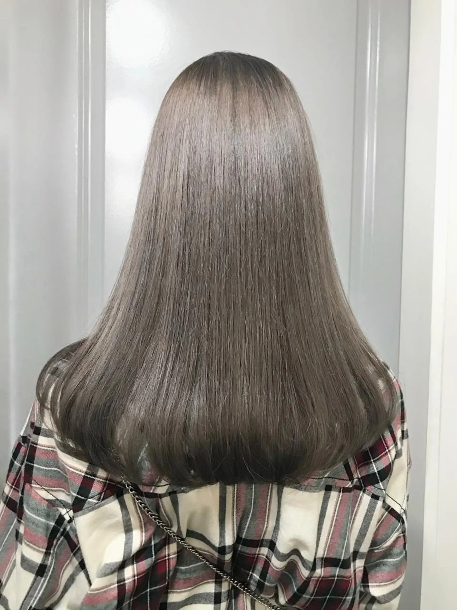 セミロング カラー ベージュカラー ブリーチ ブロンド ブロンドベージュ グレージュ ヘアカラー Piaコータロー ハイトーン&‪ボブのヘアスタイル
