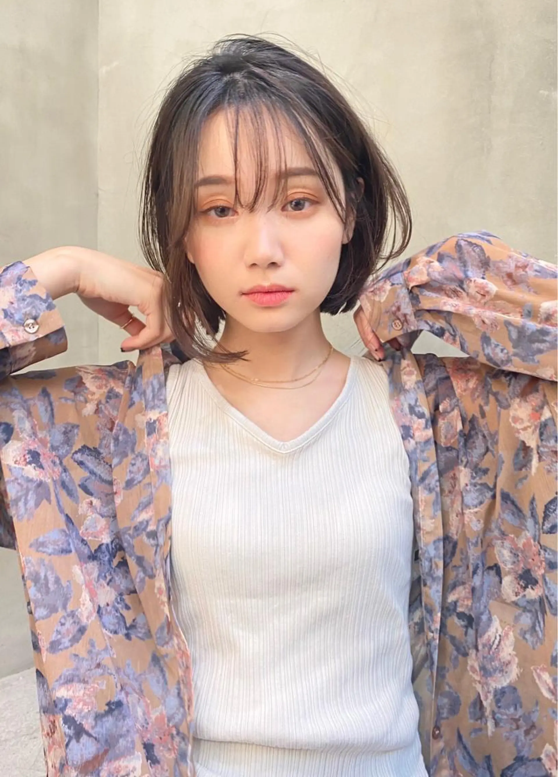 ショート カラー 透明感/オリーブ/ グレージュ/YUKAのヘアスタイル