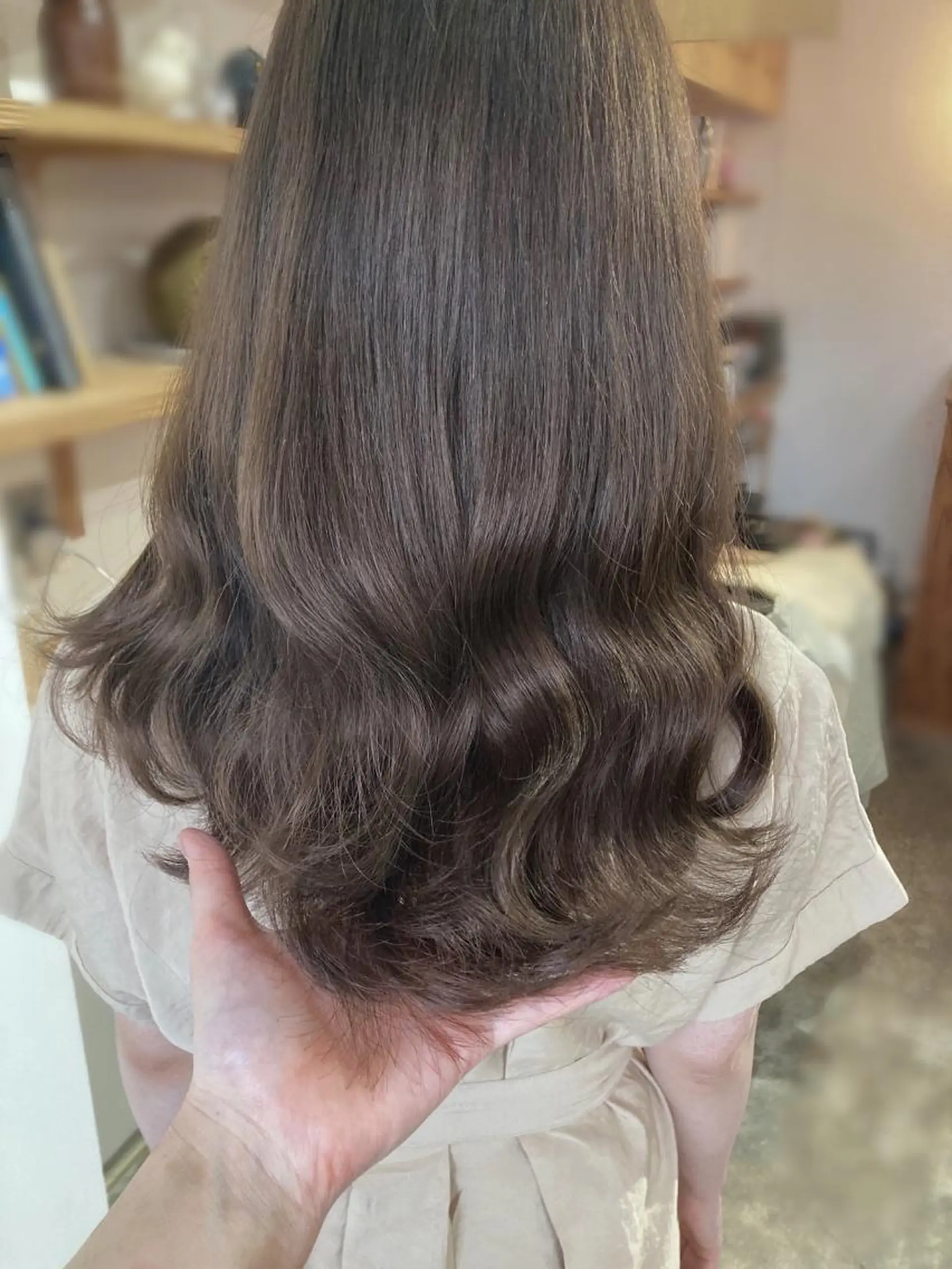 セミロング roka ノゾミのヘアスタイル