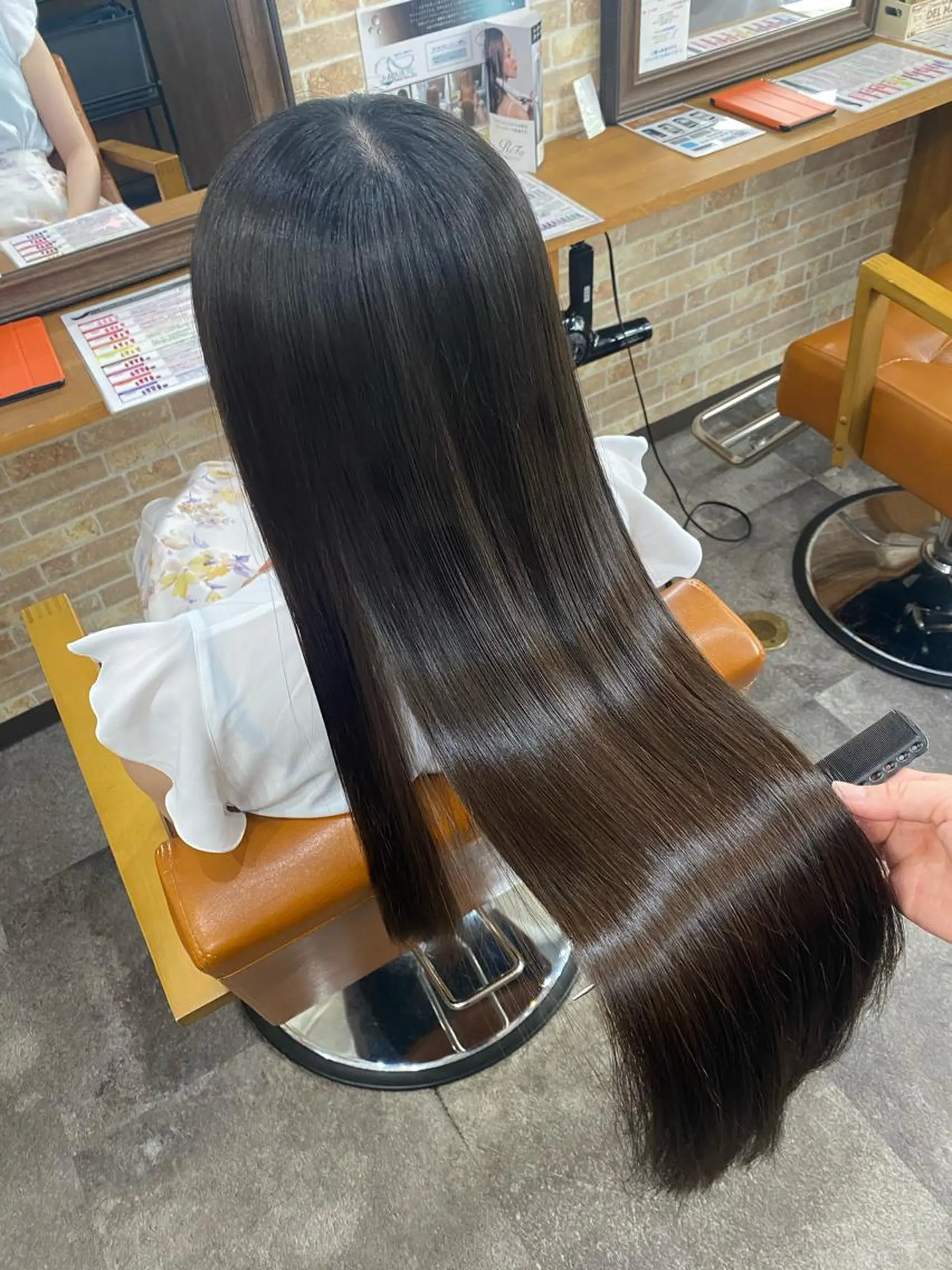 ロング カット 縮毛矯正 トリートメント 美髪ヘア 🤍erikaのヘアスタイル