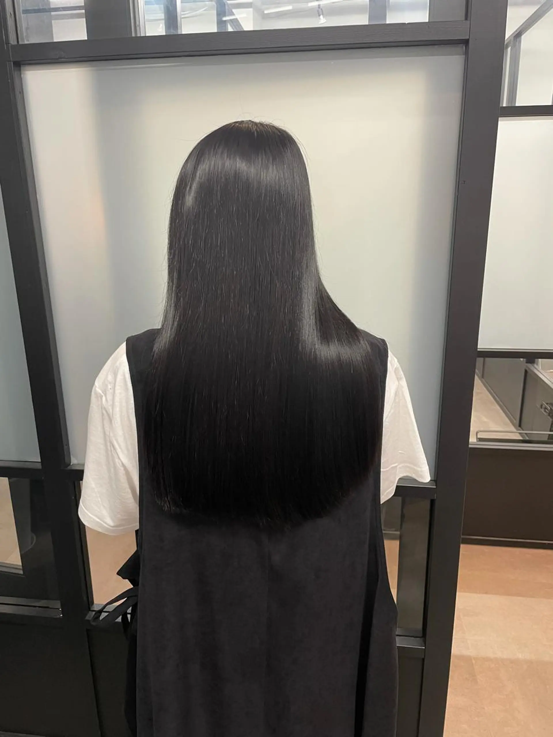 カラー 黒髪 storiiz所属・本田大輝top designerのヘアスタイル