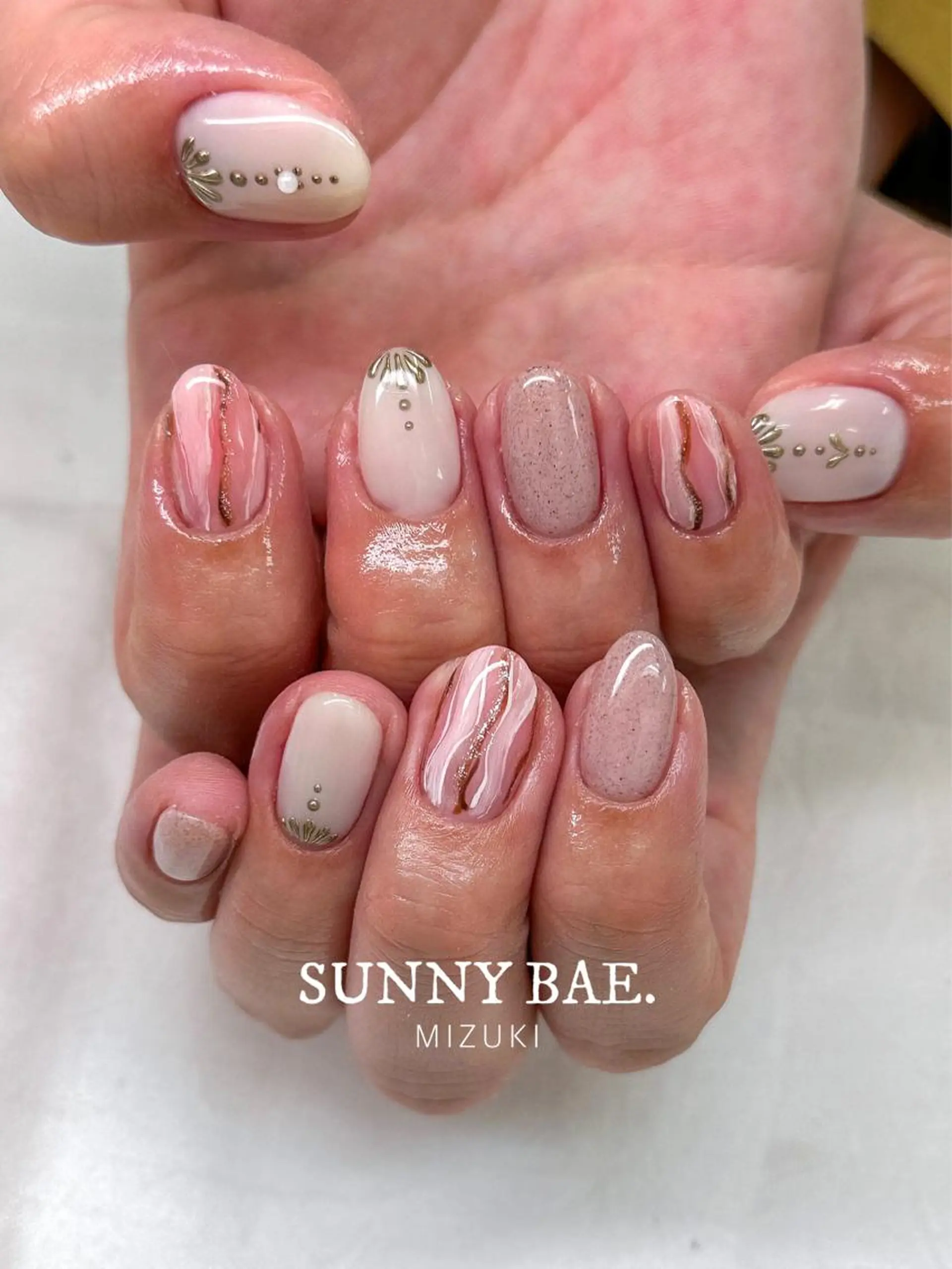 ネイル ジェルネイル ミラーネイル ニュアンスネイル ピンク 春ネイル ハンドネイル SUNNY BAE. 🌼MIZUKIのネイルデザイン