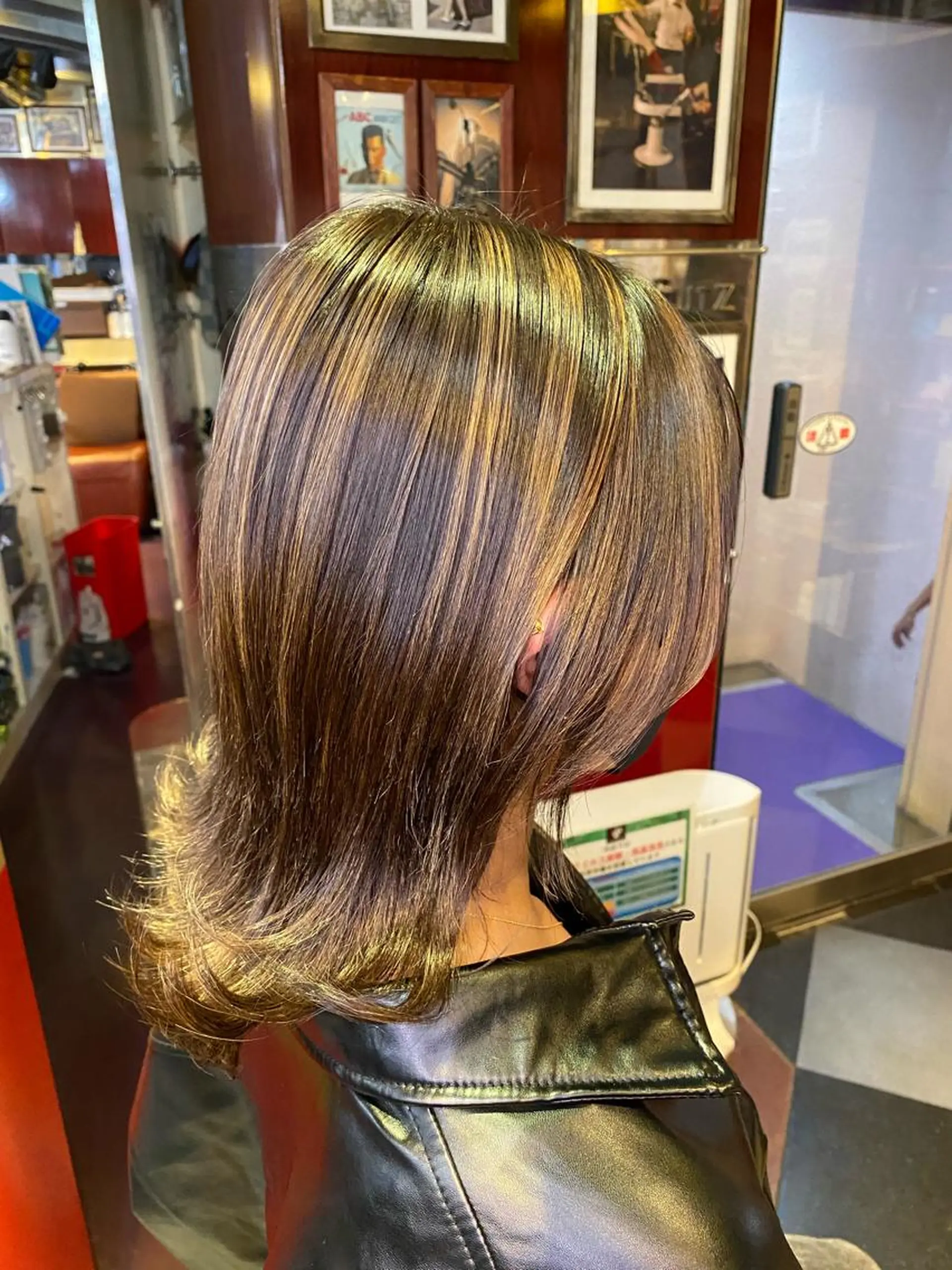 カラー ハイライトカラー レイヤーカット/ カラー/長谷恵花のヘアスタイル