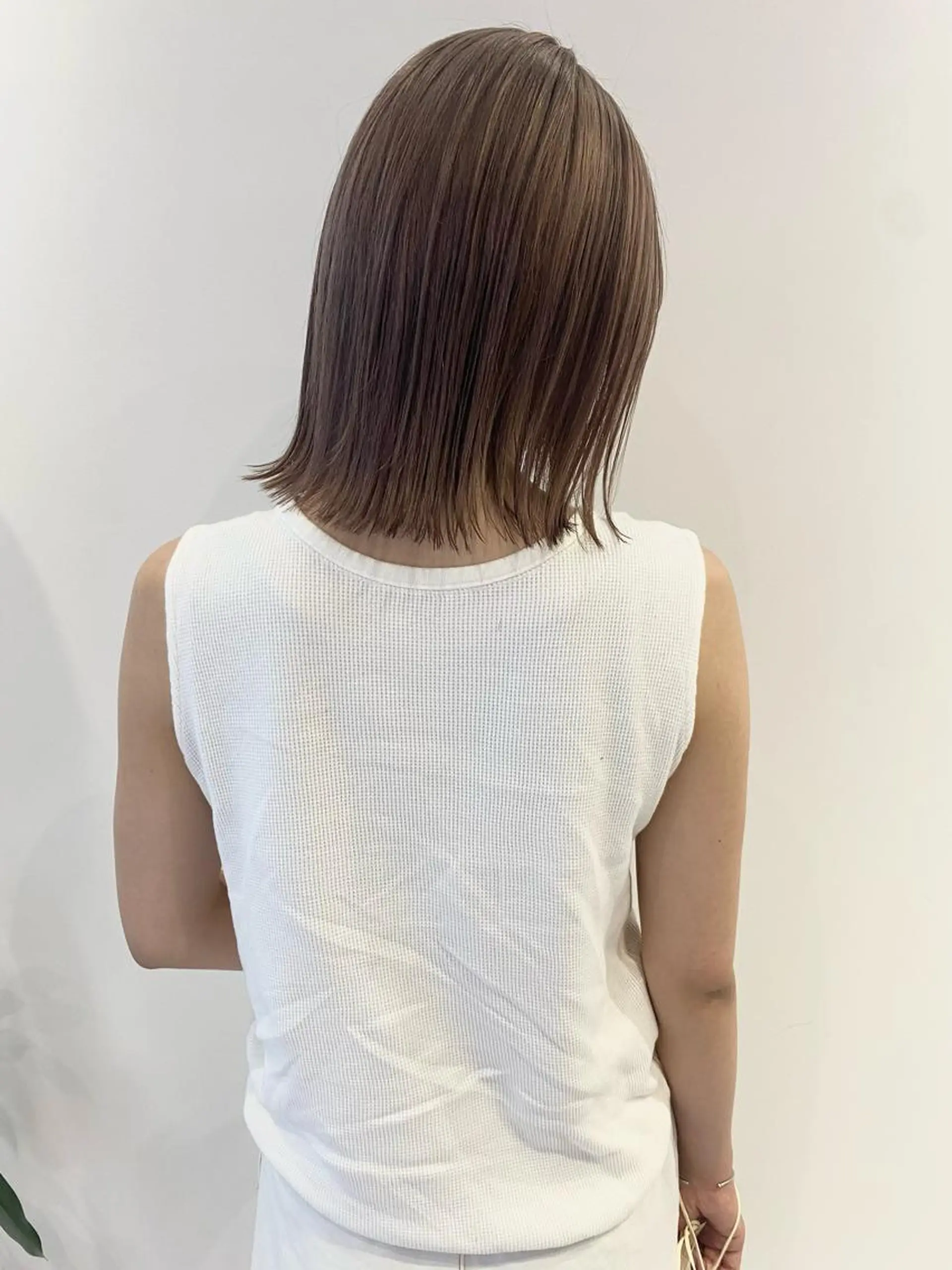 ミディアム ヘアカラー オリーブ、カーキ系 No.1シラトリのヘアスタイル